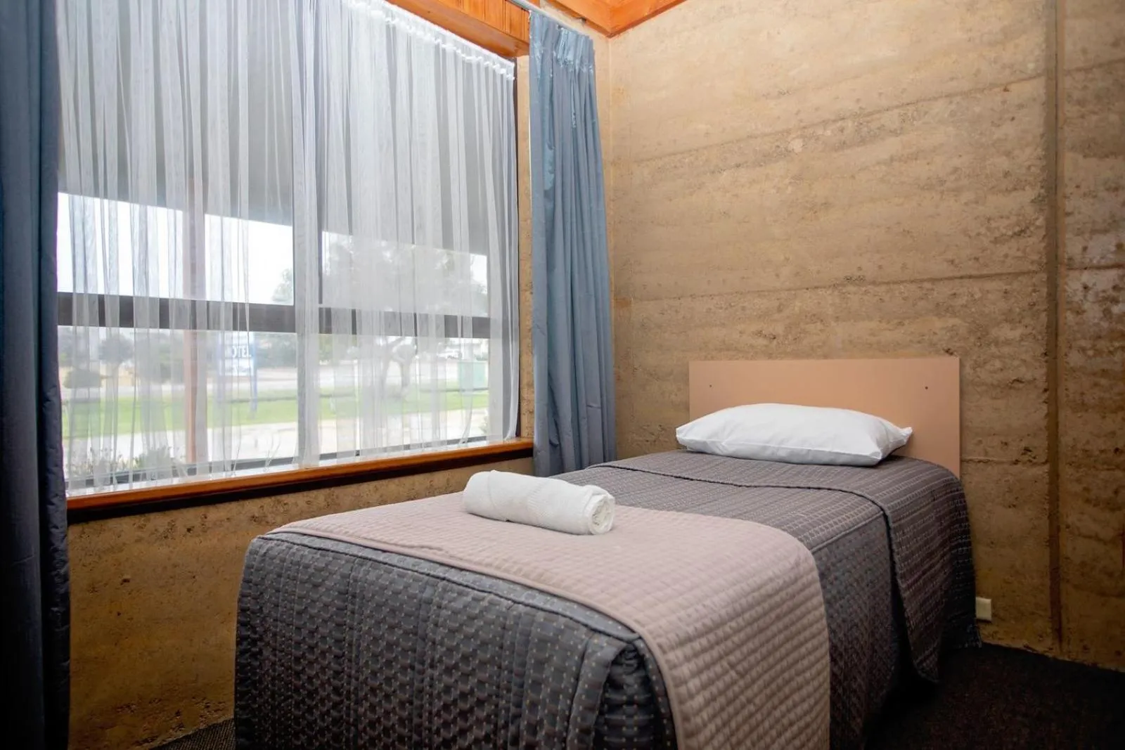 Bed in Hopetoun Motel & Chalet Village