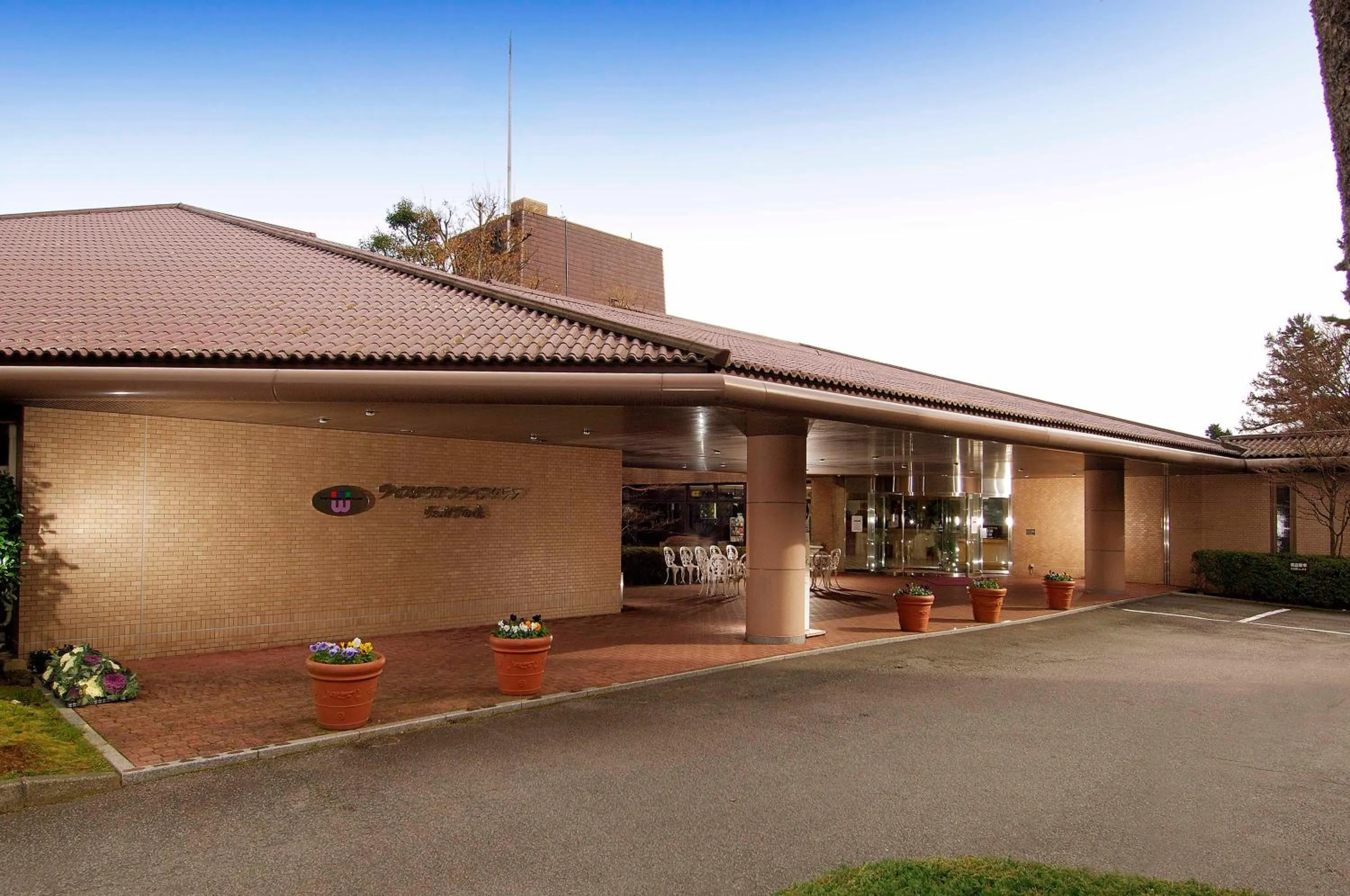 Facade/entrance, Property Building in Wisterian Life Club Verde no Mori