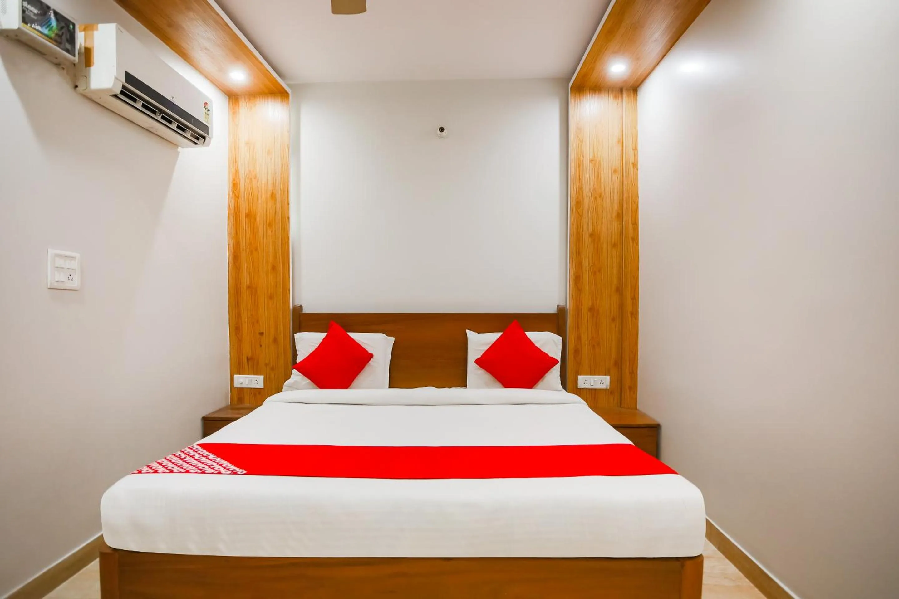 Bedroom, Bed in Sagar Niwas