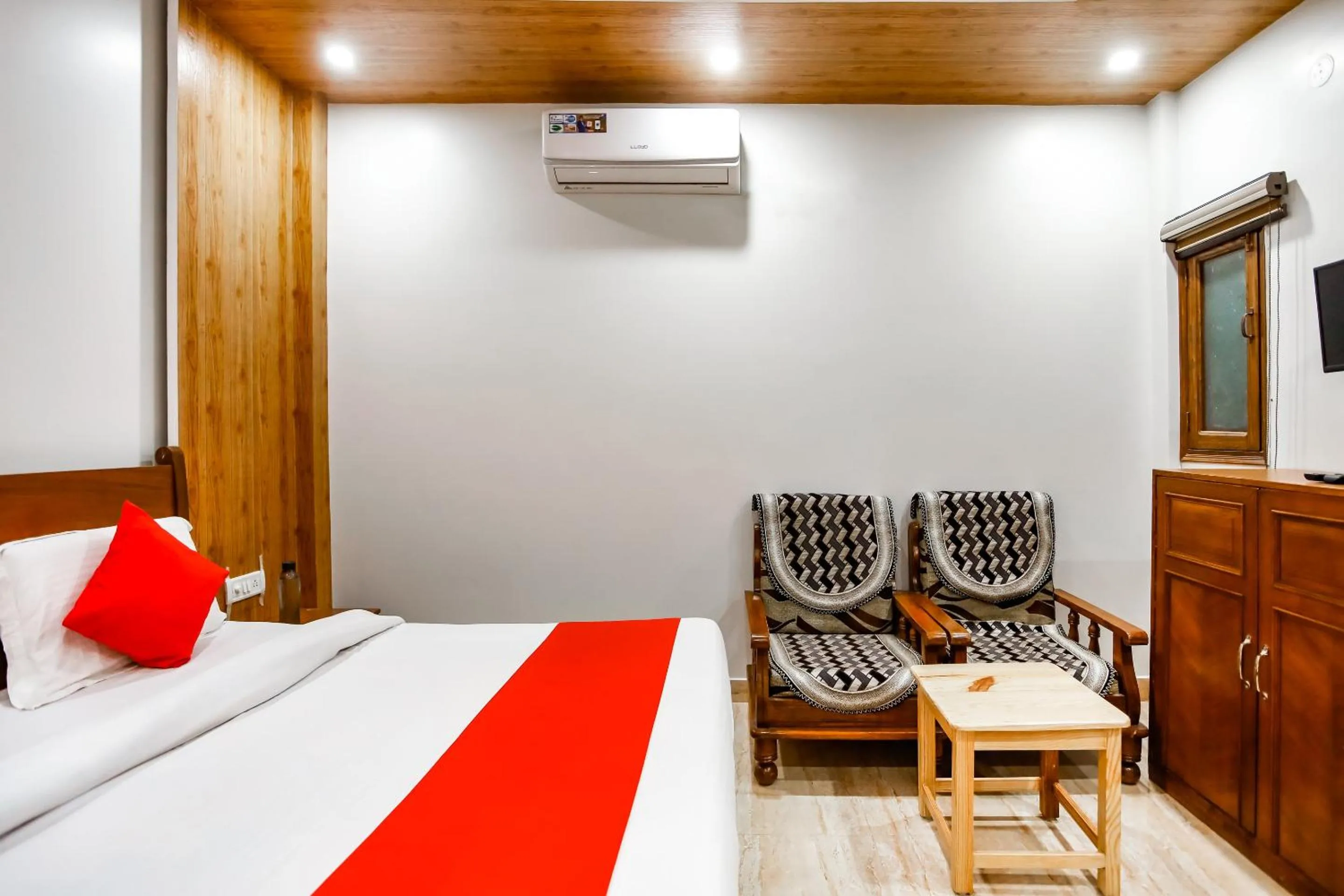 Bedroom, Bed in Sagar Niwas
