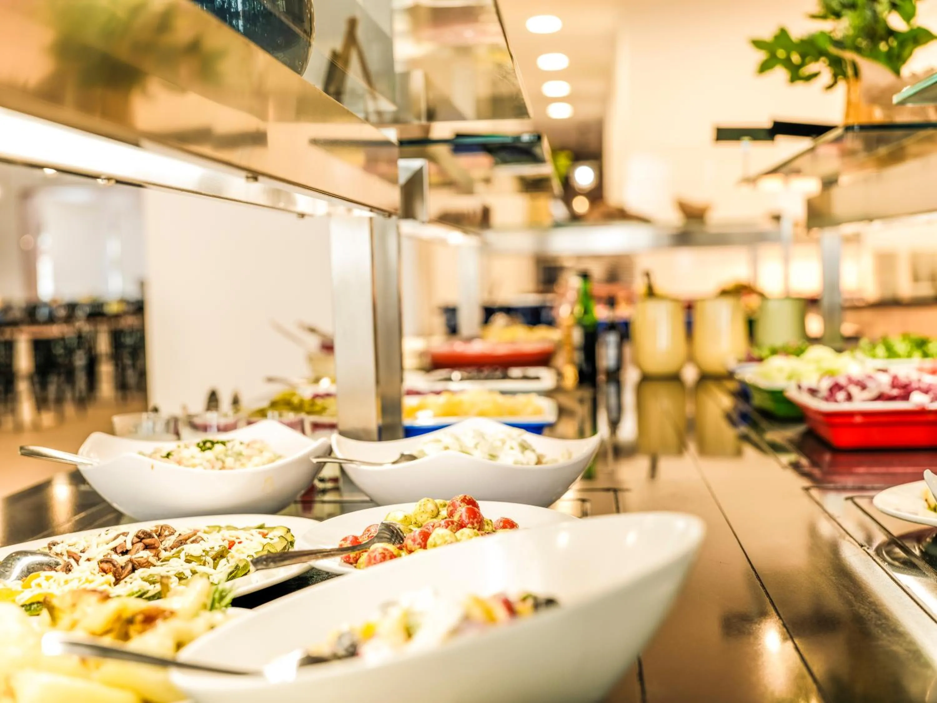 Food and drinks in Zaton Holiday Resort