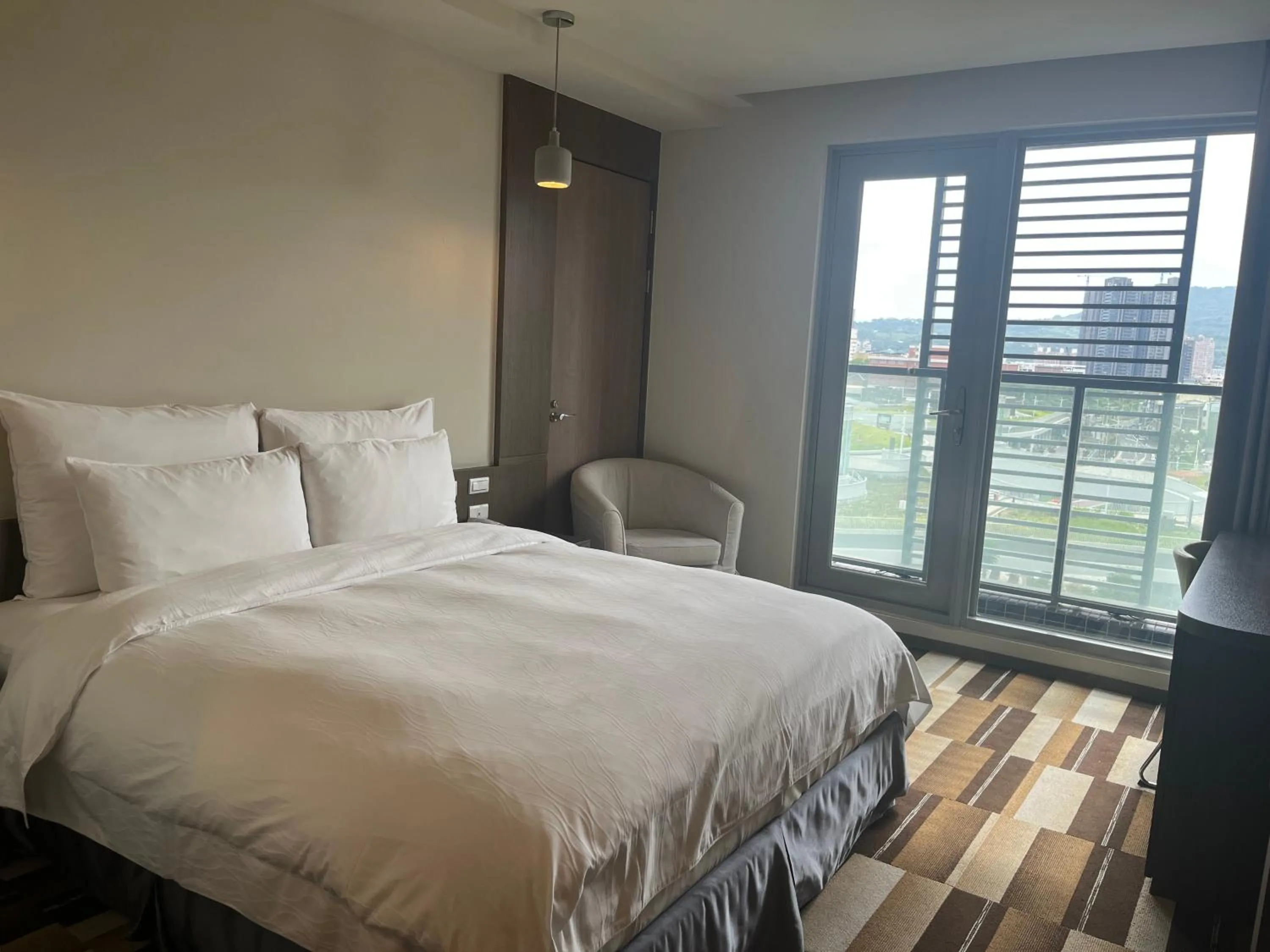 Bed in Watermark Hotel Kaohsiung Main Station