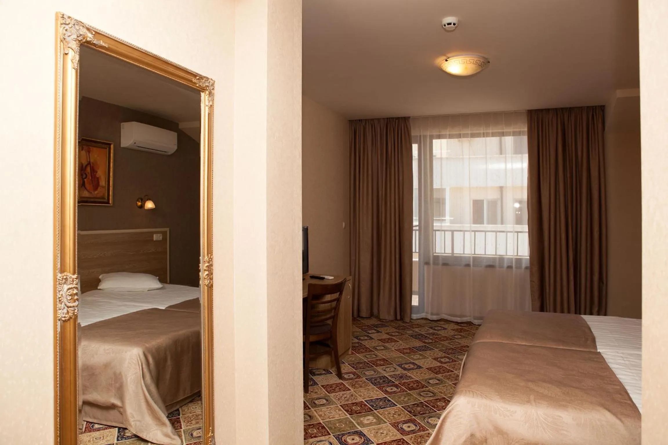 Photo of the whole room, Bed in Hotel Motto