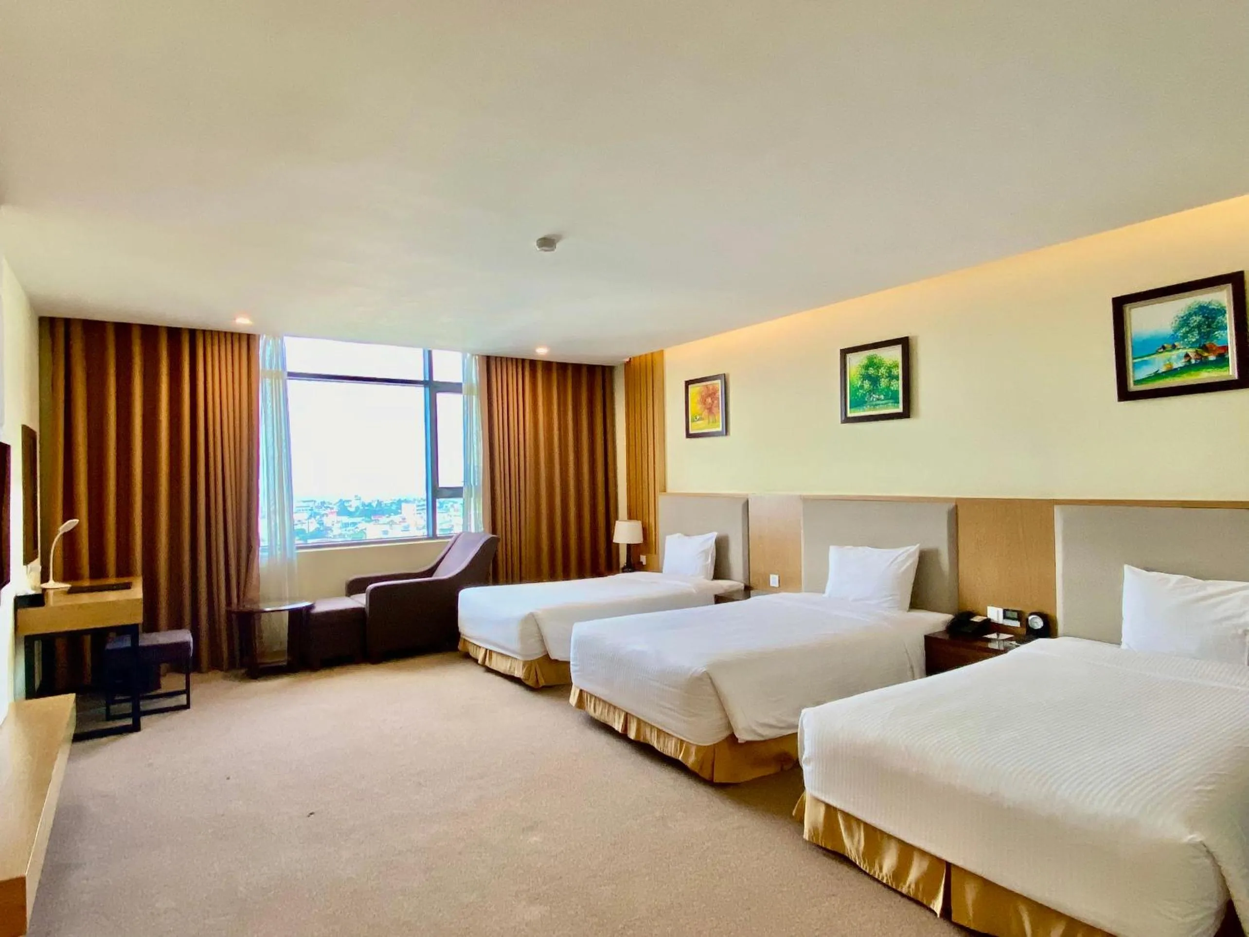 Photo of the whole room, Bed in Muong Thanh Luxury Buon Ma Thuot Hotel