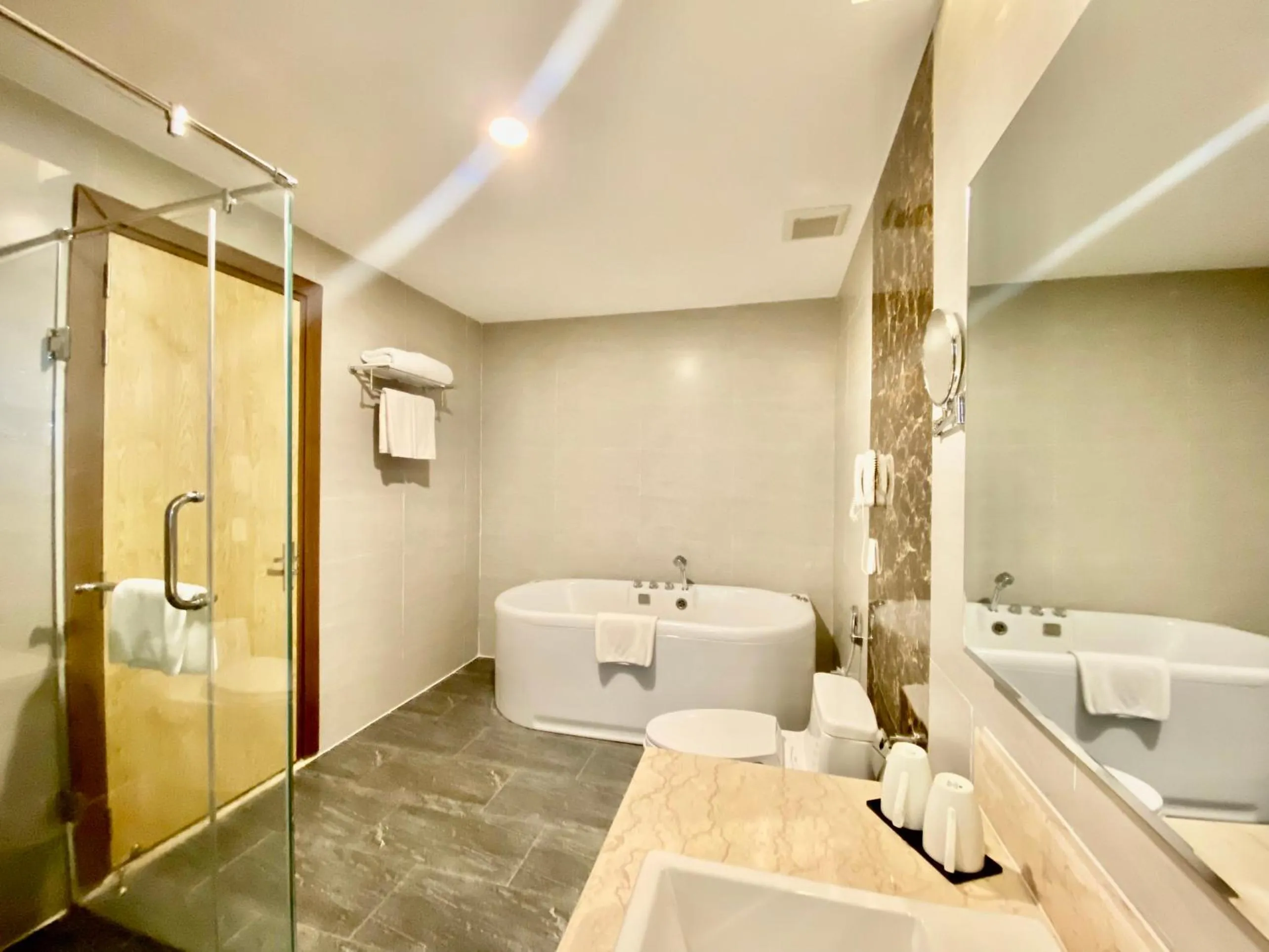 Shower in Muong Thanh Luxury Buon Ma Thuot Hotel