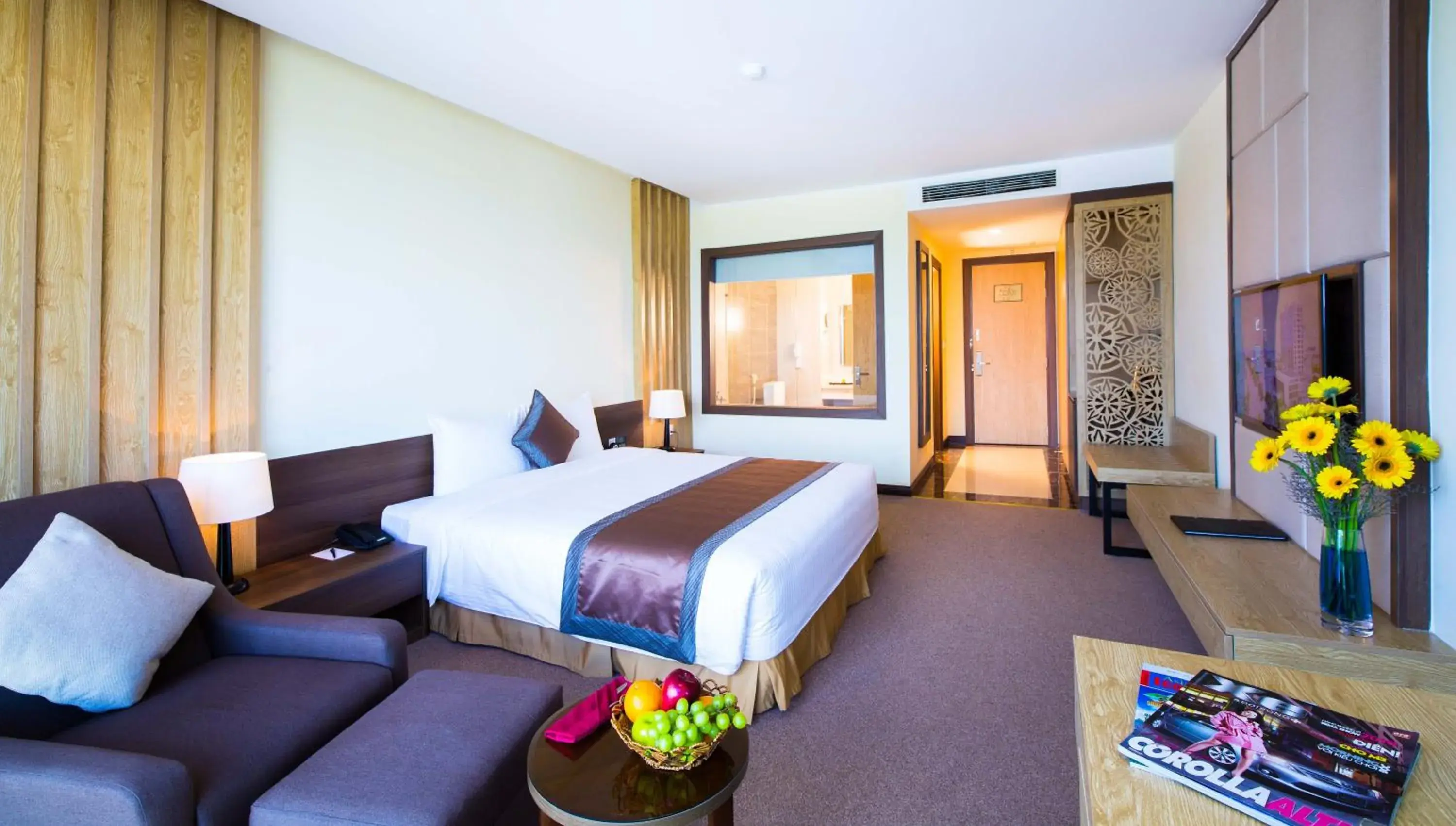 Deluxe King Room in Muong Thanh Luxury Buon Ma Thuot Hotel Deluxe King Room in Muong Thanh Luxury Buon Ma Thuot Hotel