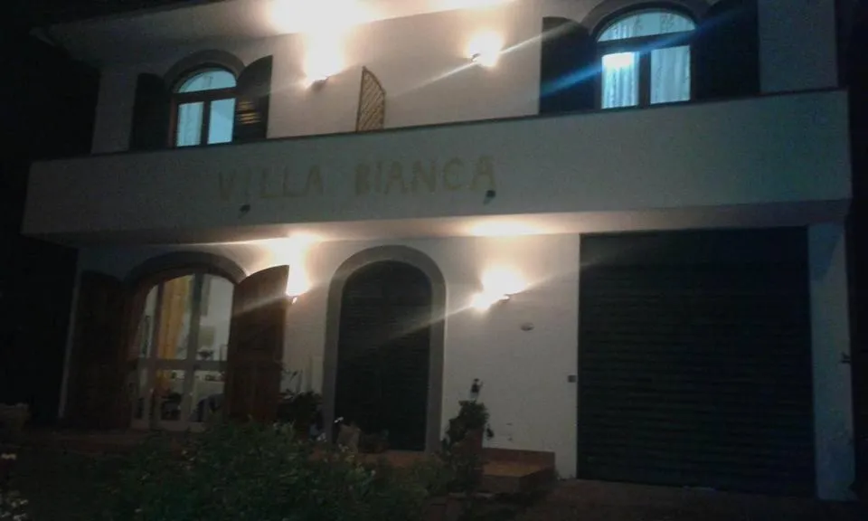 Facade/entrance in Villa Bianca