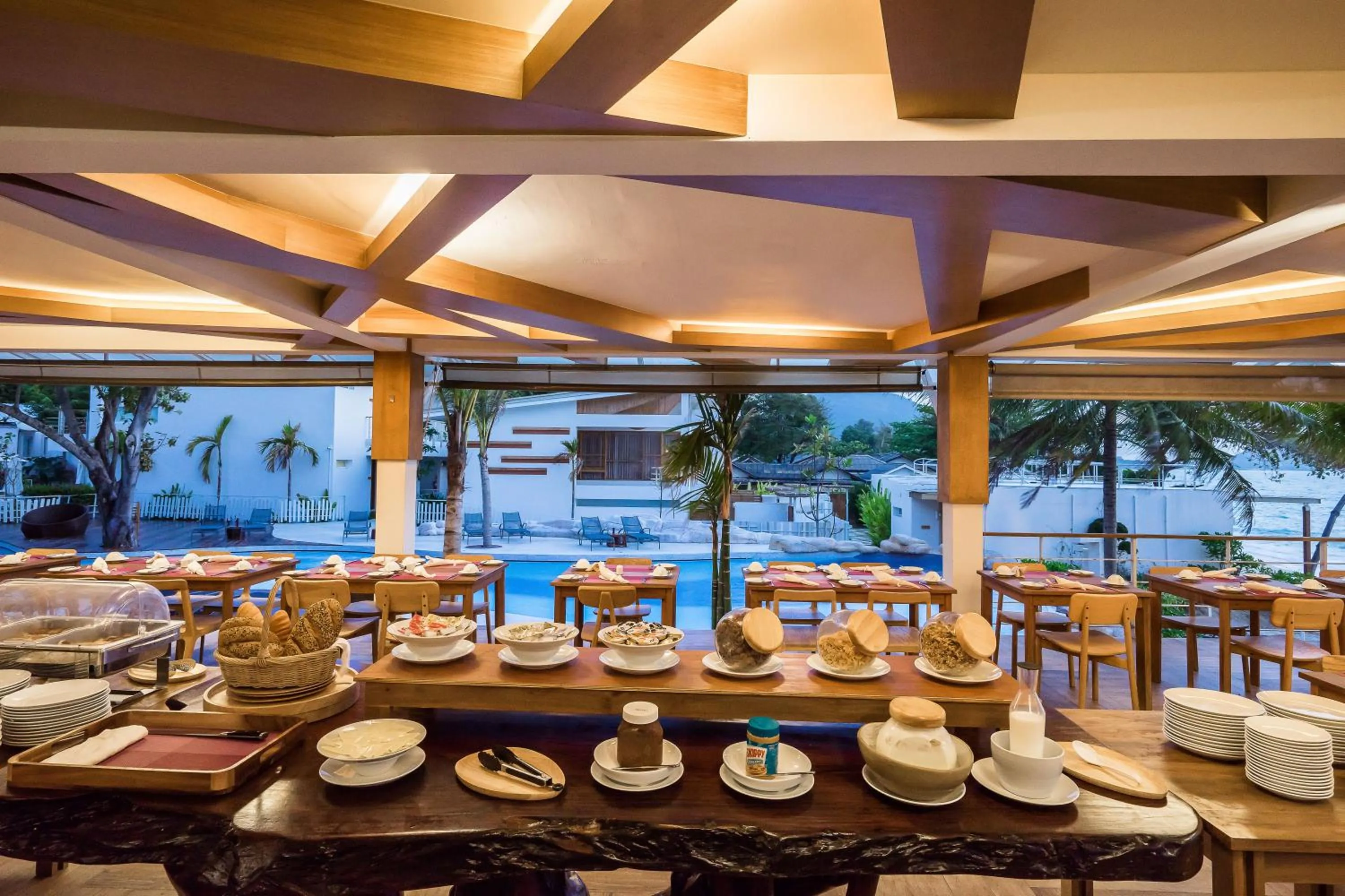 Restaurant/places to eat in White Sand Samui Resort
