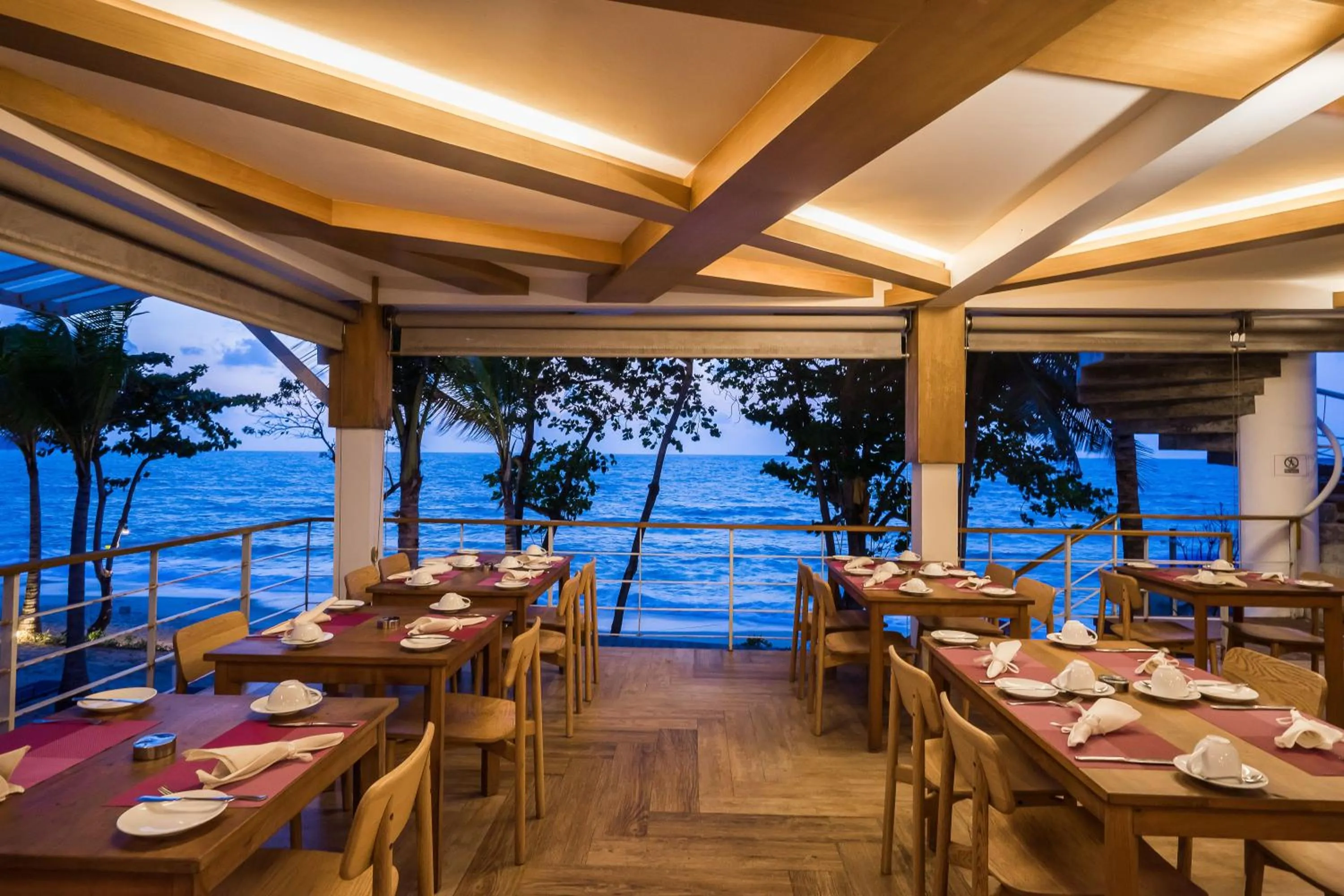 Restaurant/places to eat in White Sand Samui Resort