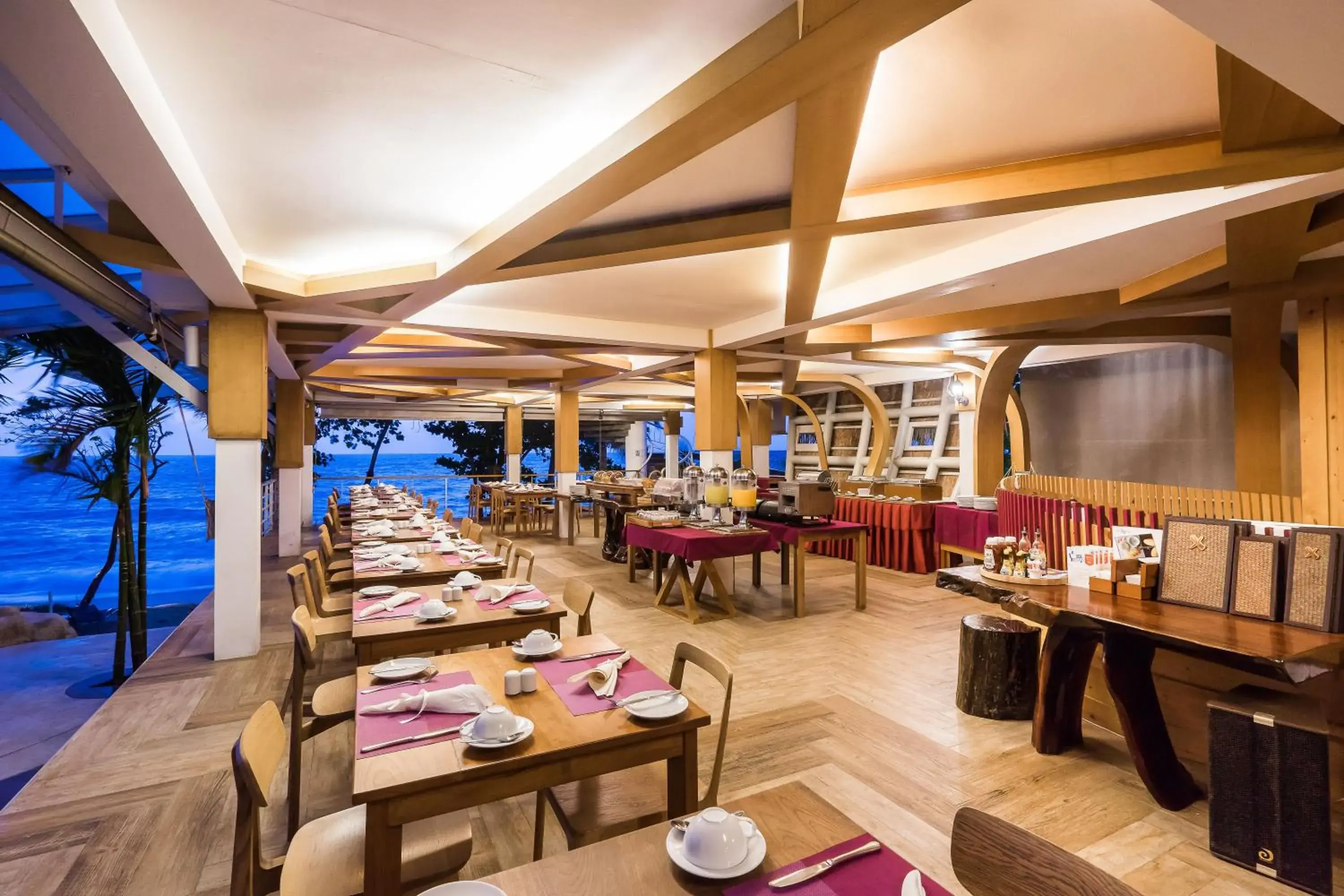 Restaurant/places to eat in White Sand Samui Resort Restaurant/places to eat in White Sand Samui Resort