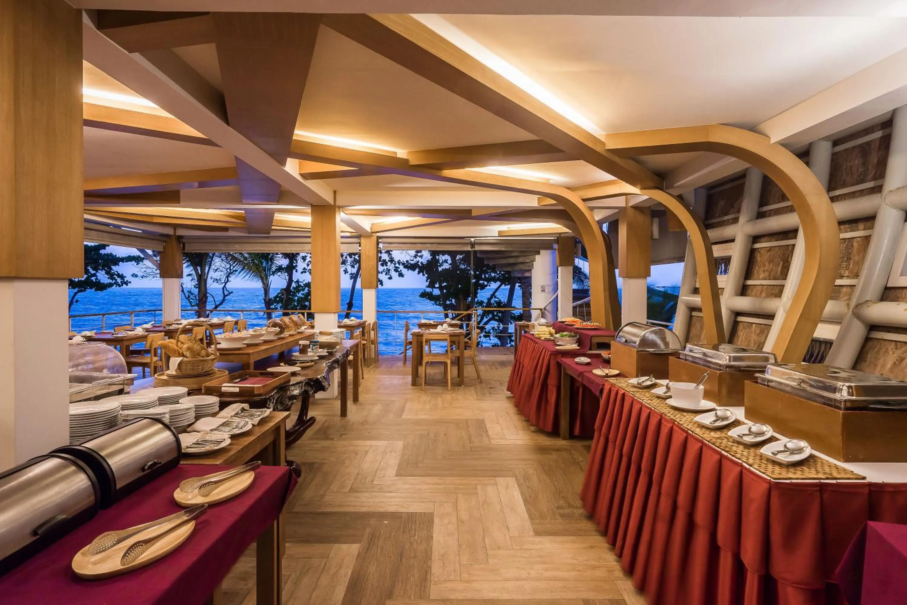 Restaurant/places to eat in White Sand Samui Resort