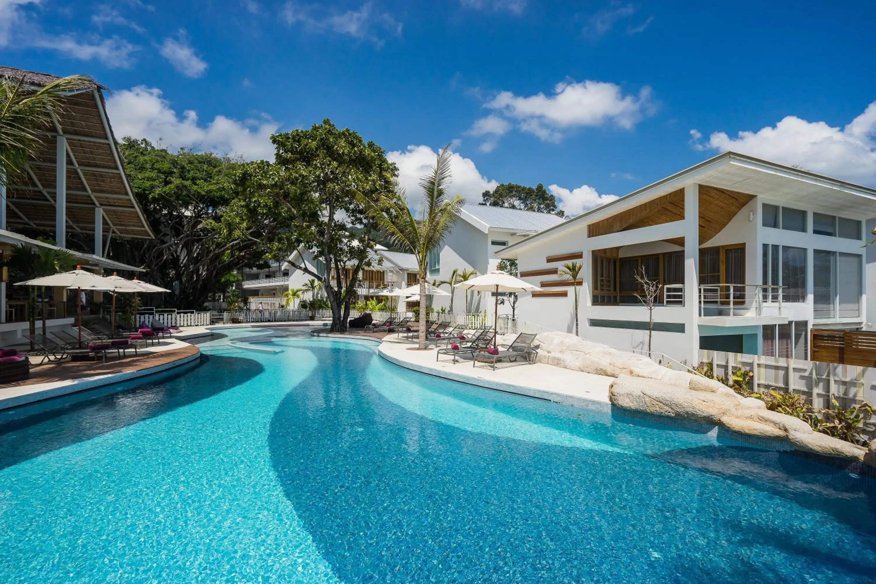 Swimming pool in White Sand Samui Resort