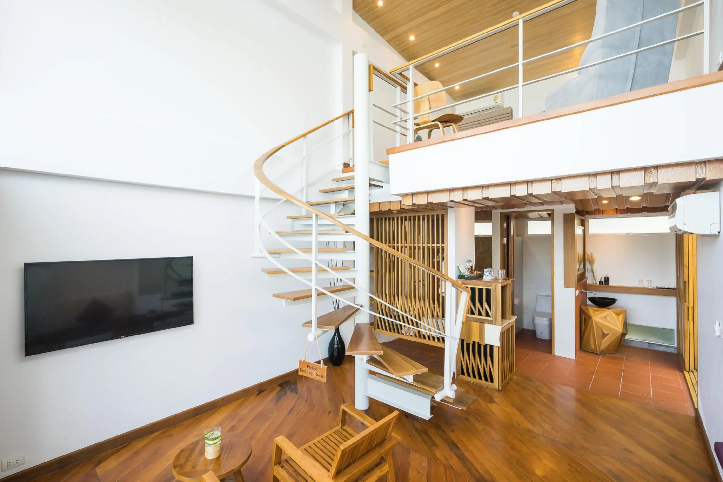 Evening entertainment in White Sand Samui Resort