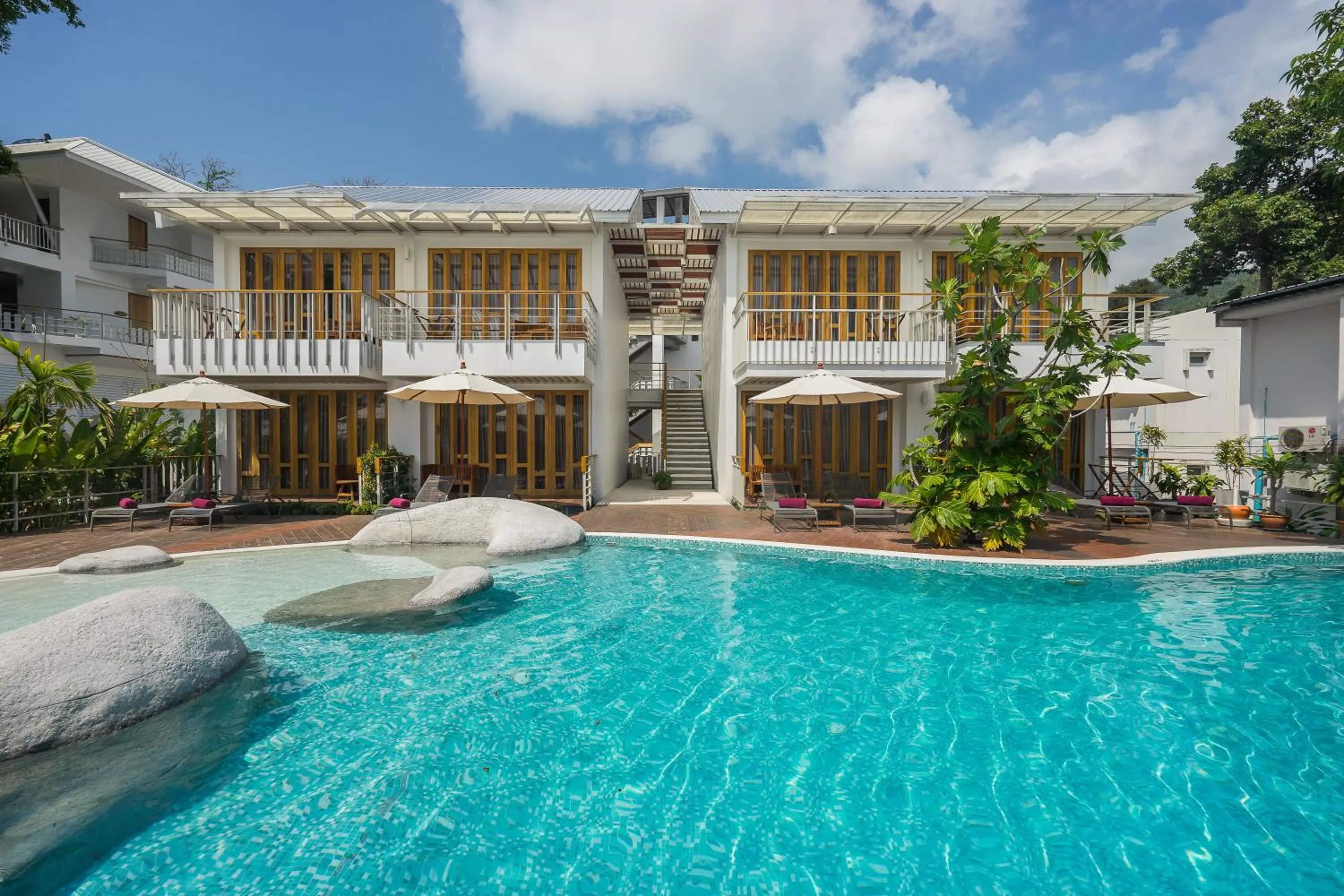 Swimming pool in White Sand Samui Resort