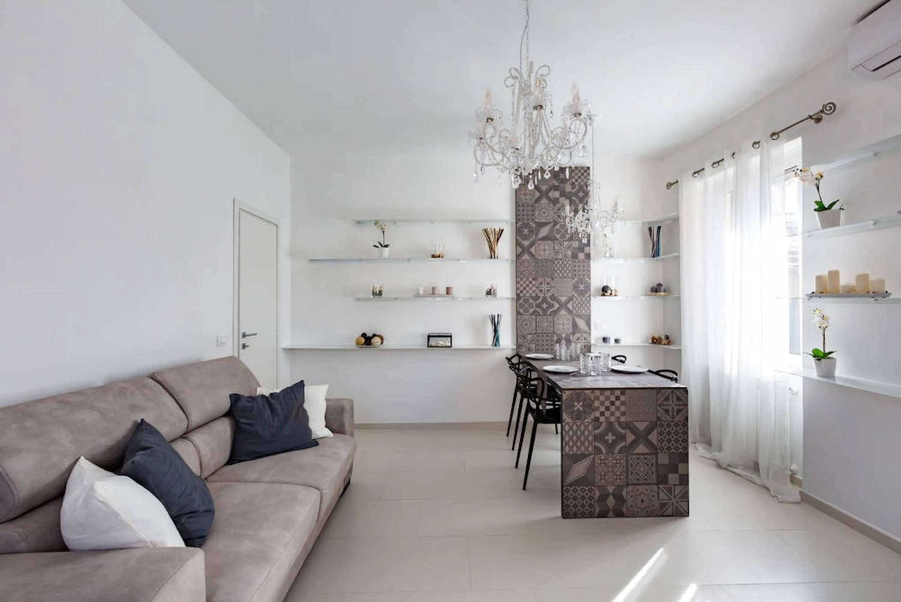 Living room in The Royal Crown