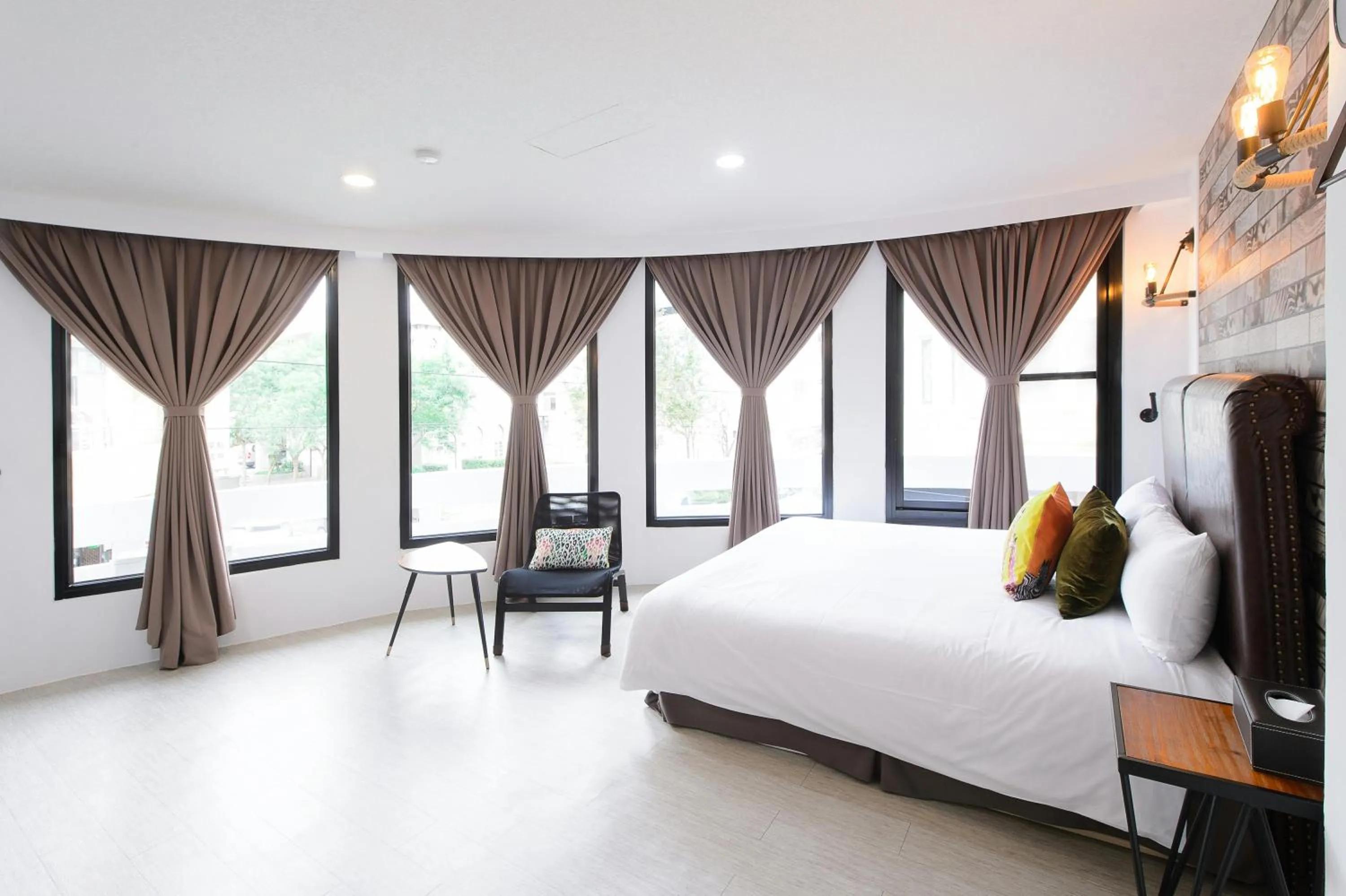 Bedroom, Bed in Live in the Happiness