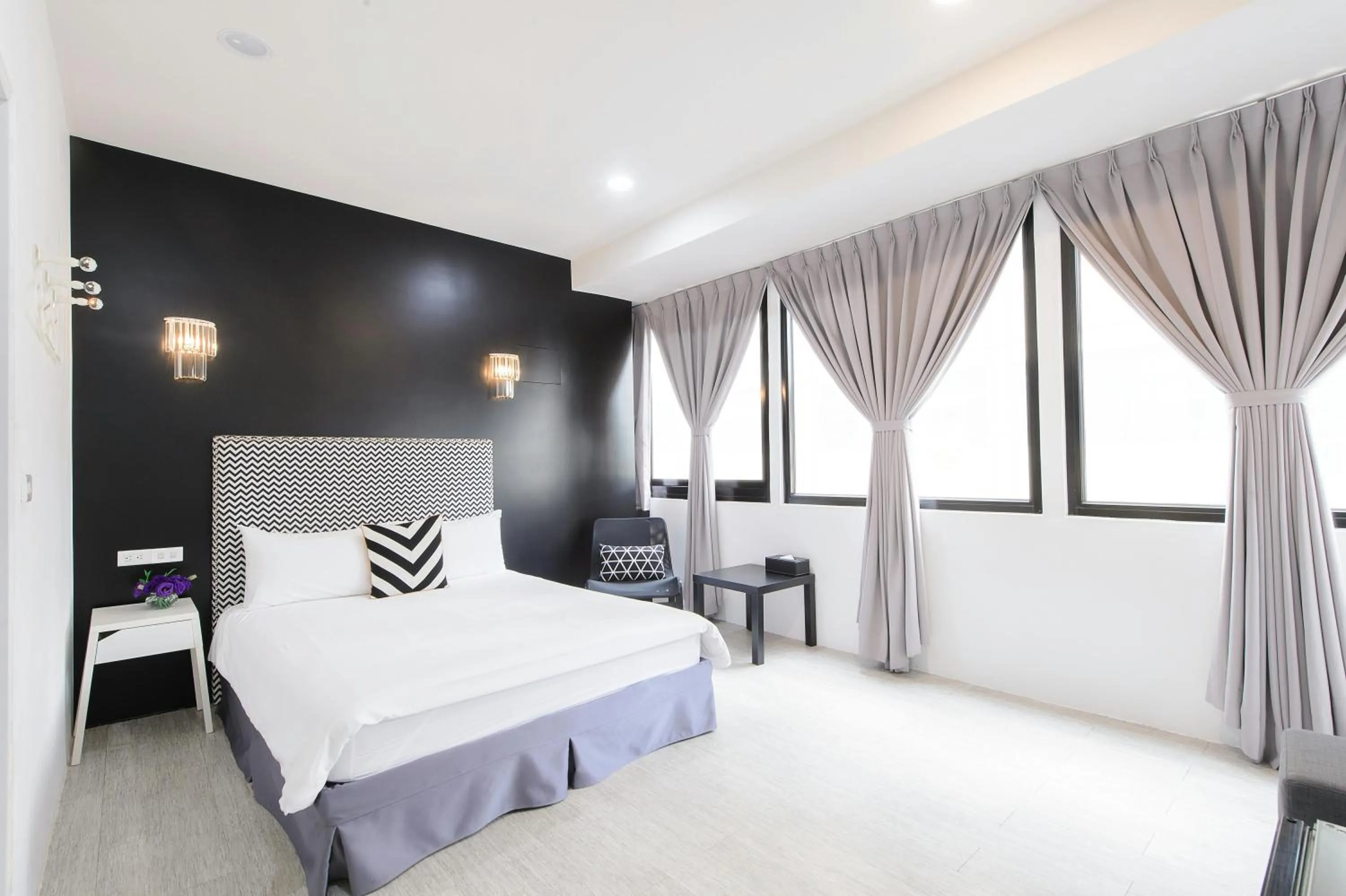 bunk bed, Bed in Live in the Happiness