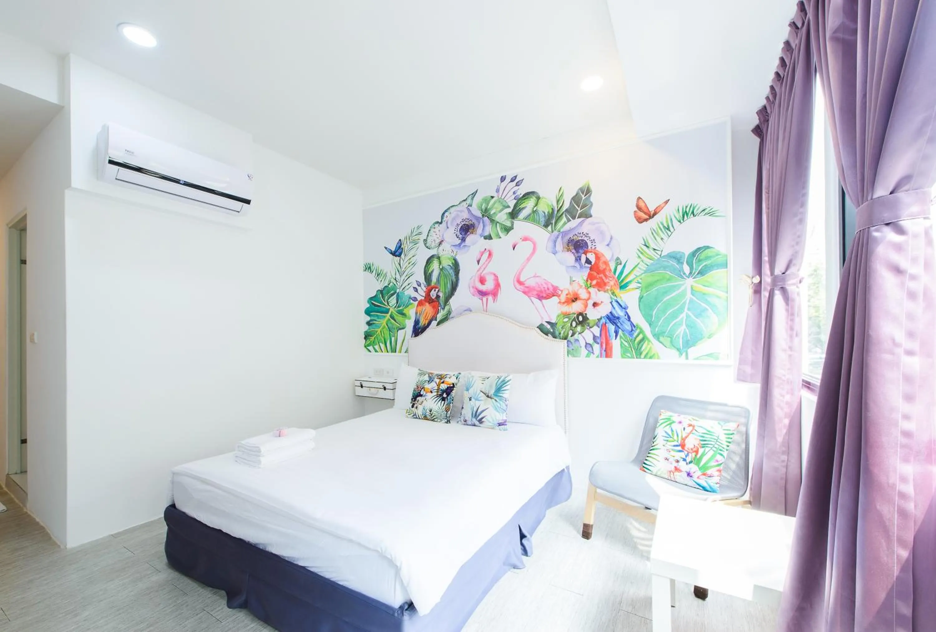 bunk bed, Bed in Live in the Happiness