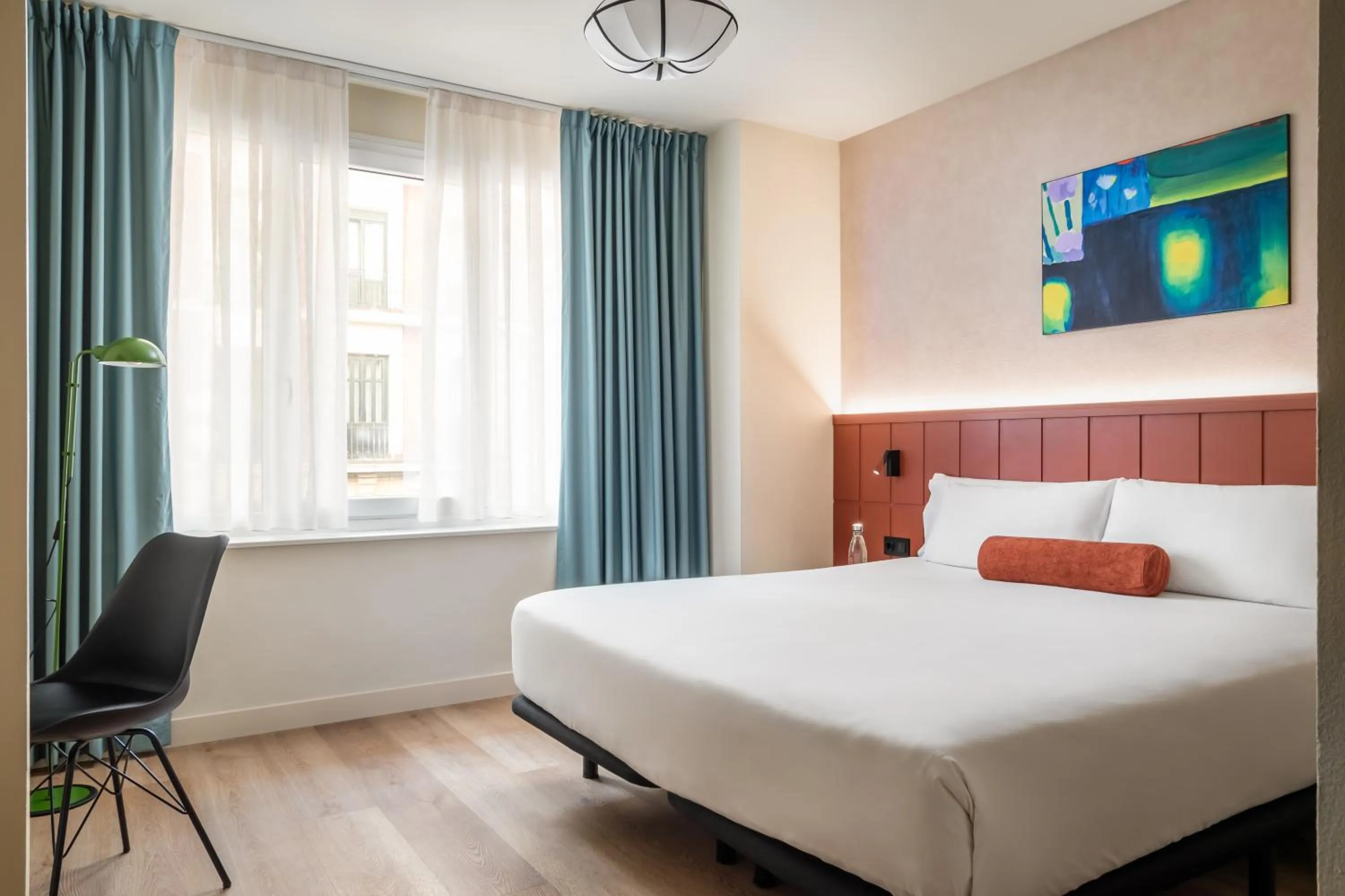 Photo of the whole room, Bed in BYPILLOW Amari