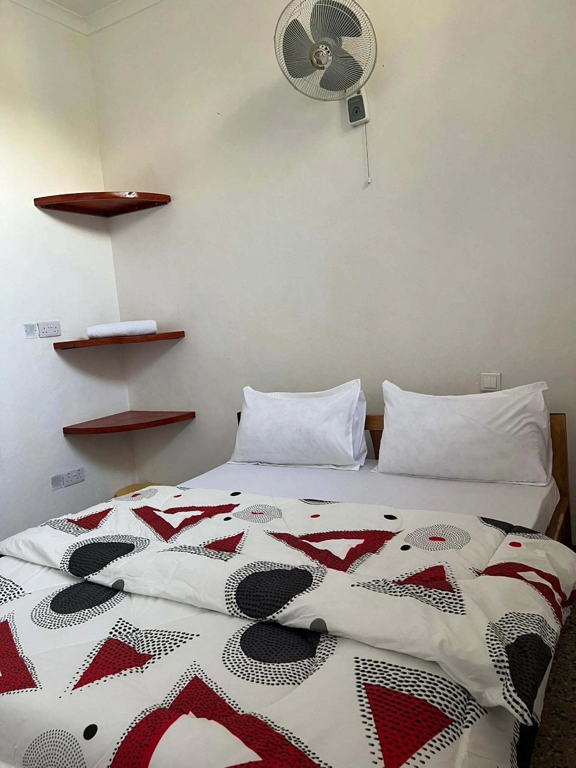 Bedroom, Bed in The Paradise Inn Kilimanjaro