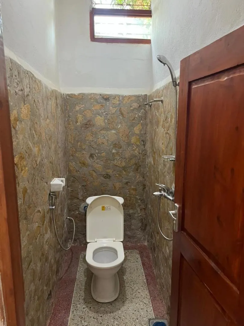 Shower in The Paradise Inn Kilimanjaro