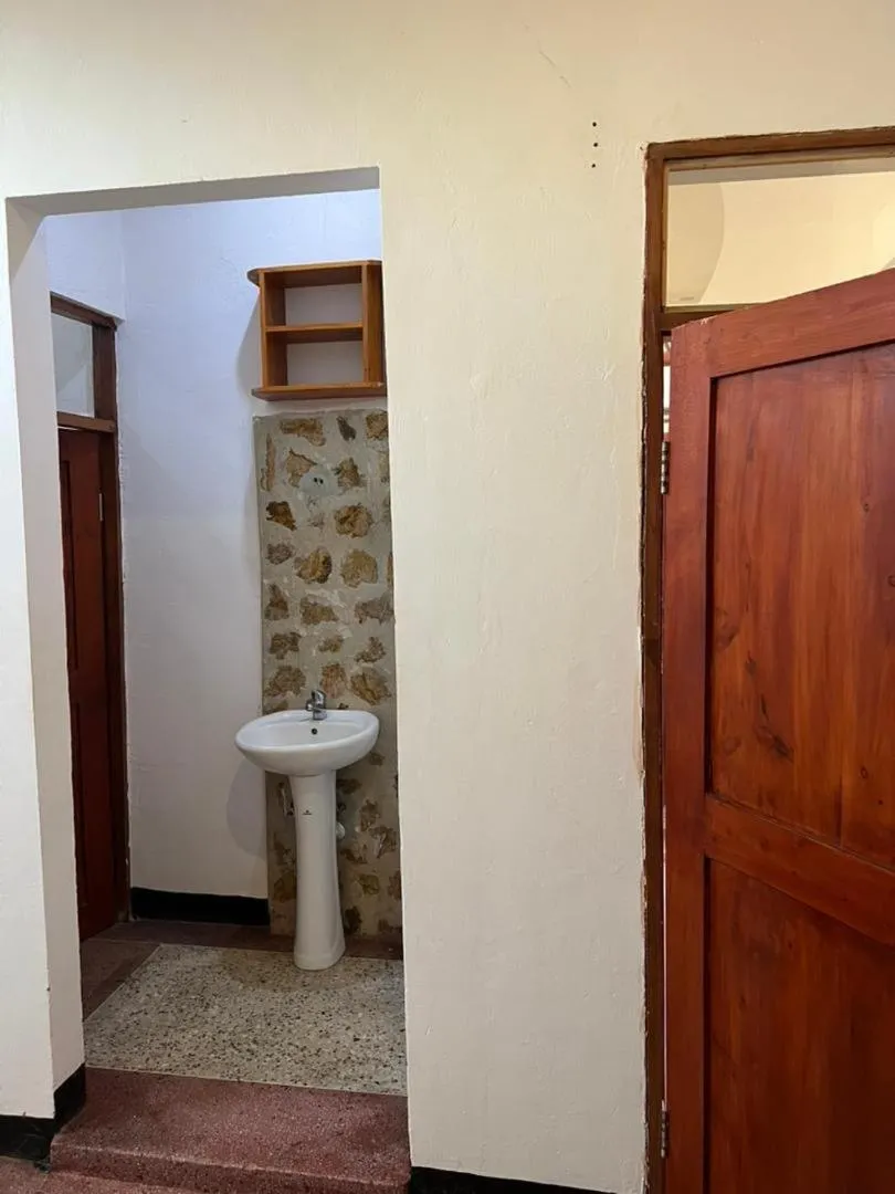 Bathroom in The Paradise Inn Kilimanjaro