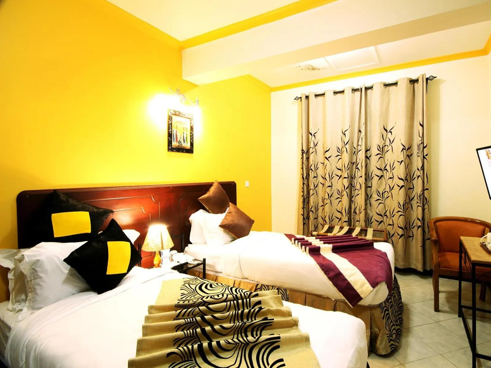 Bed in Crest Safari Lodge Bed and Breakfast