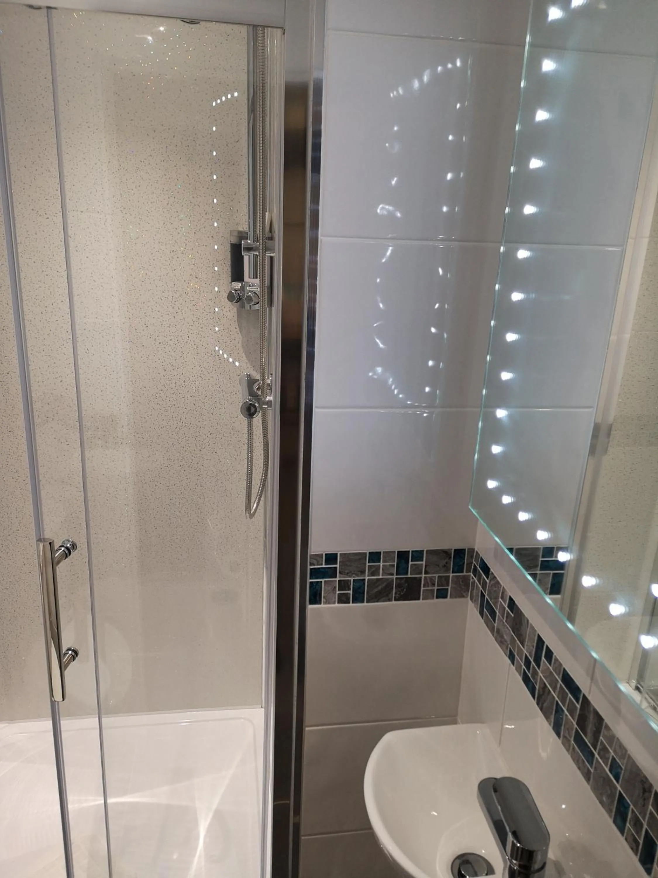 Bathroom in Y Giler Arms