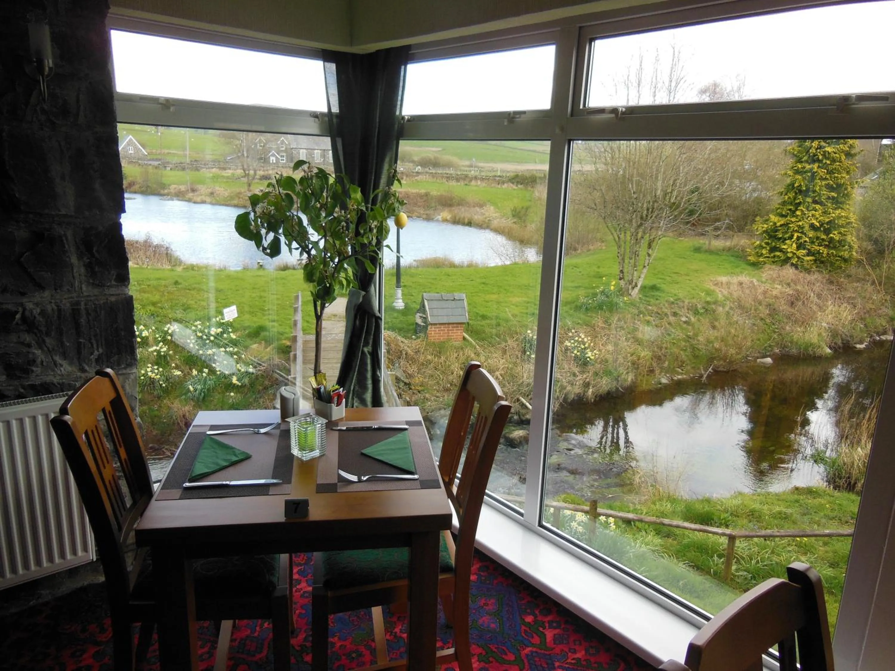 Restaurant/places to eat in Y Giler Arms