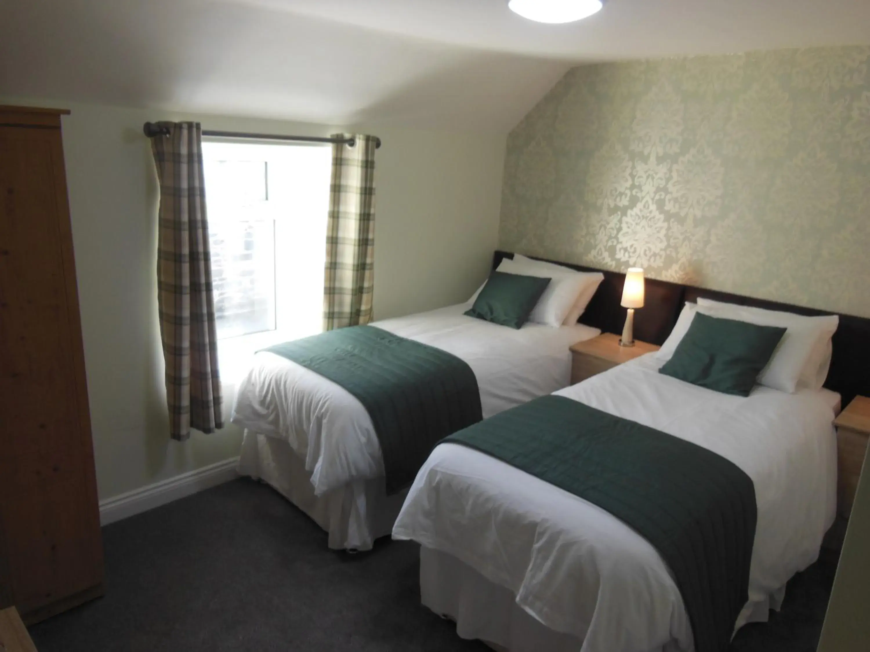 Twin Room with Shower in Y Giler Arms Twin Room with Shower in Y Giler Arms