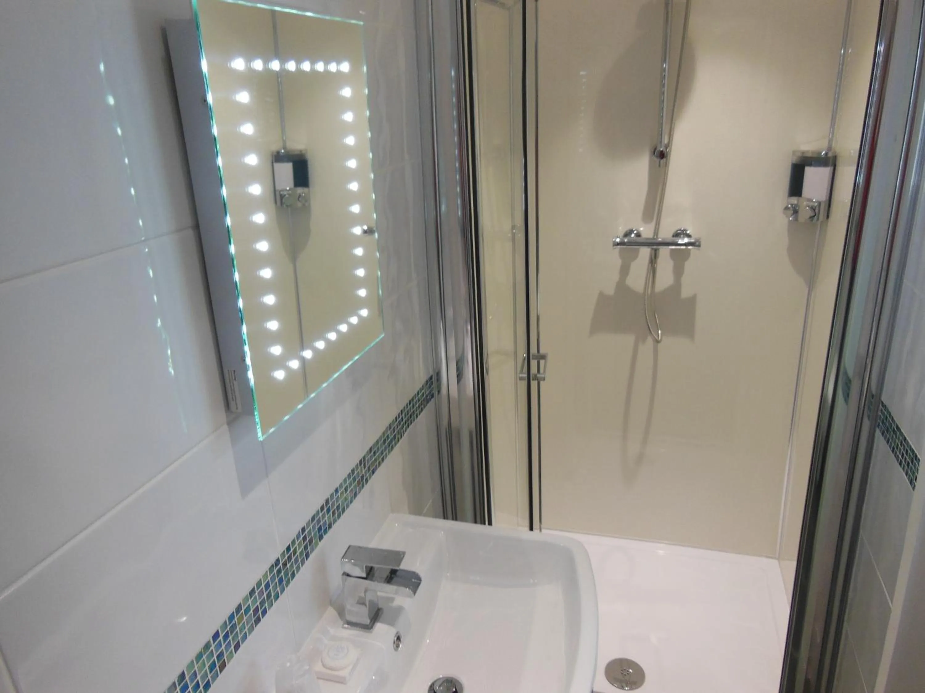 Bathroom in Y Giler Arms