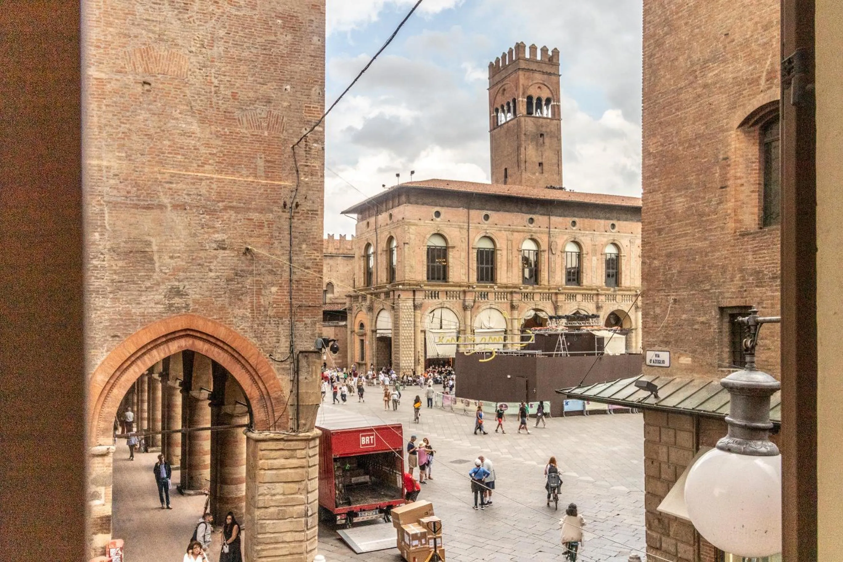 Casa Isolani Luxury Rooms Piazza Maggiore 1