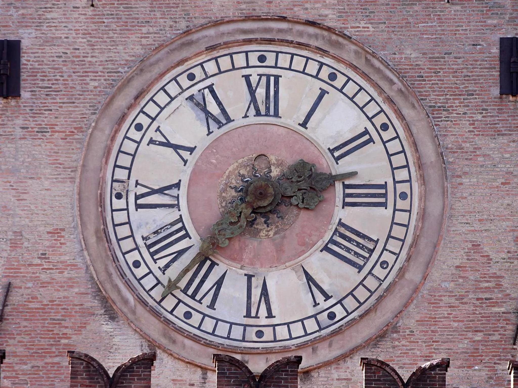 Property building in Casa Isolani Luxury Rooms Piazza Maggiore 1