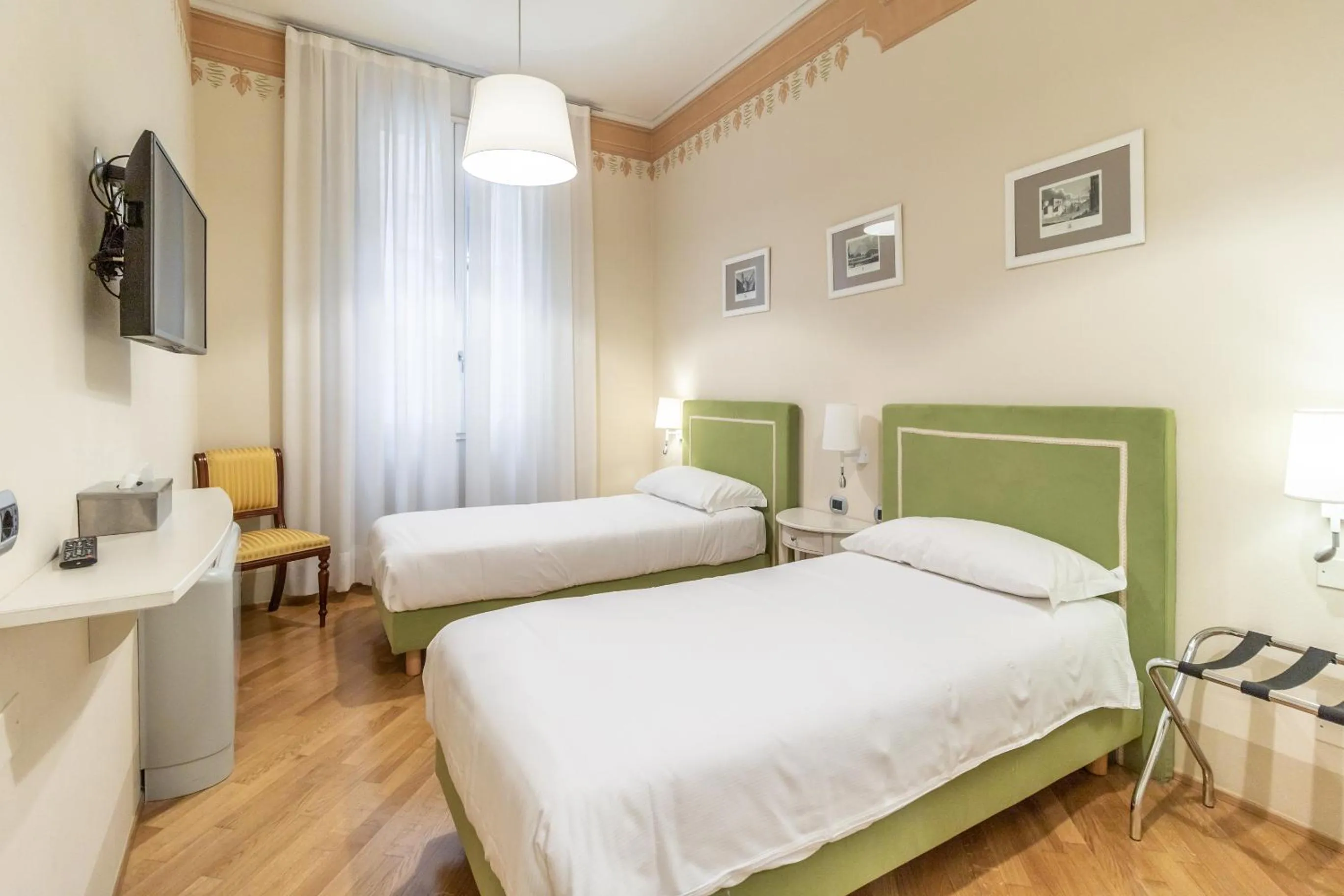Bed in Casa Isolani Luxury Rooms Piazza Maggiore 1
