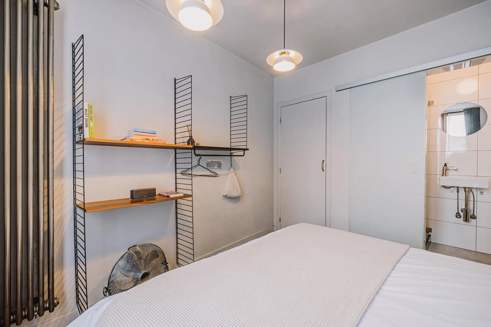 Bed in Burgstraat 8