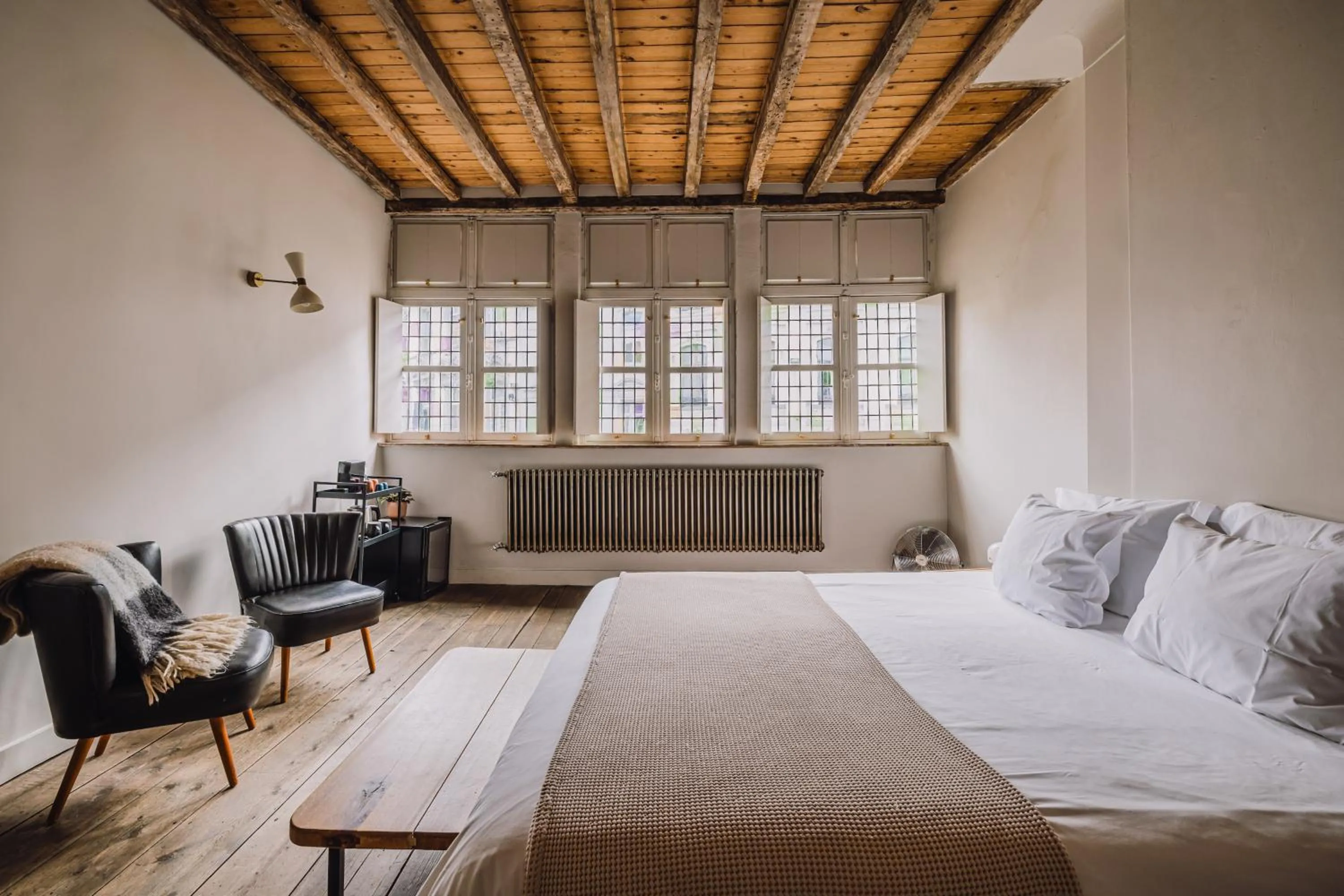 Bed in Burgstraat 8