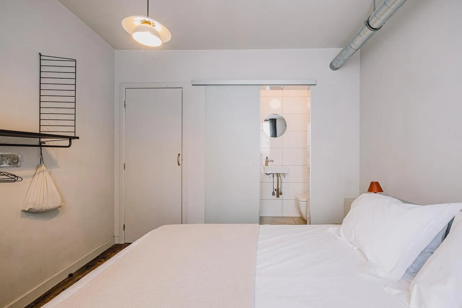 Bed in Burgstraat 8