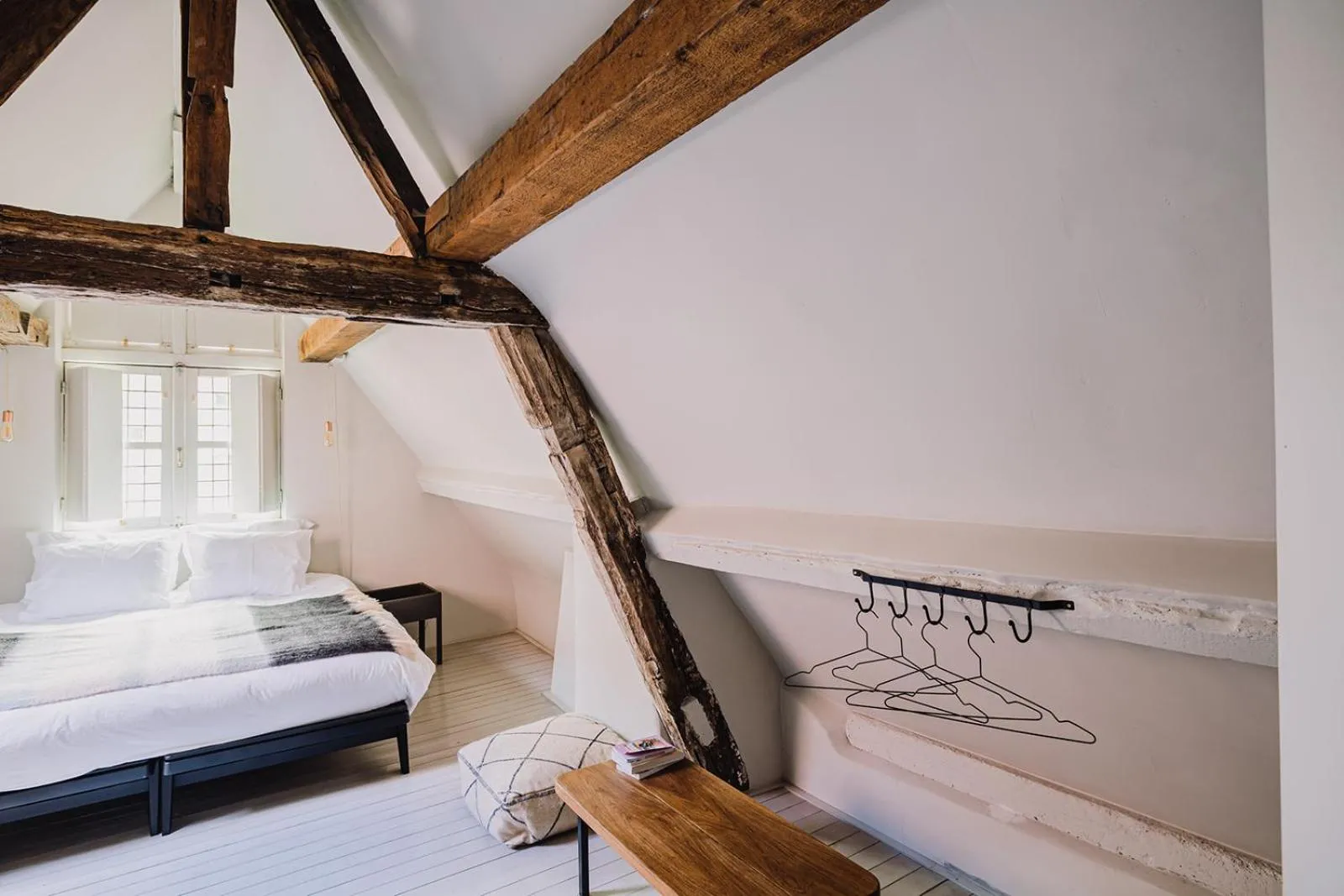 Bed in Burgstraat 8