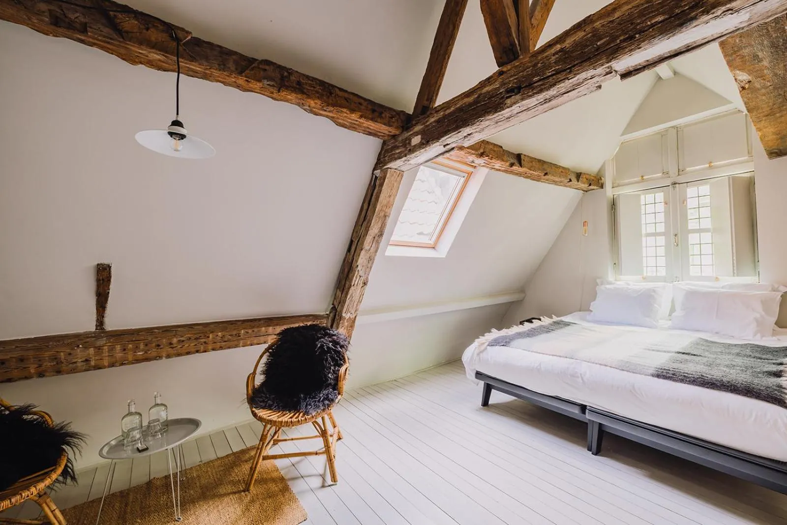 Bed in Burgstraat 8