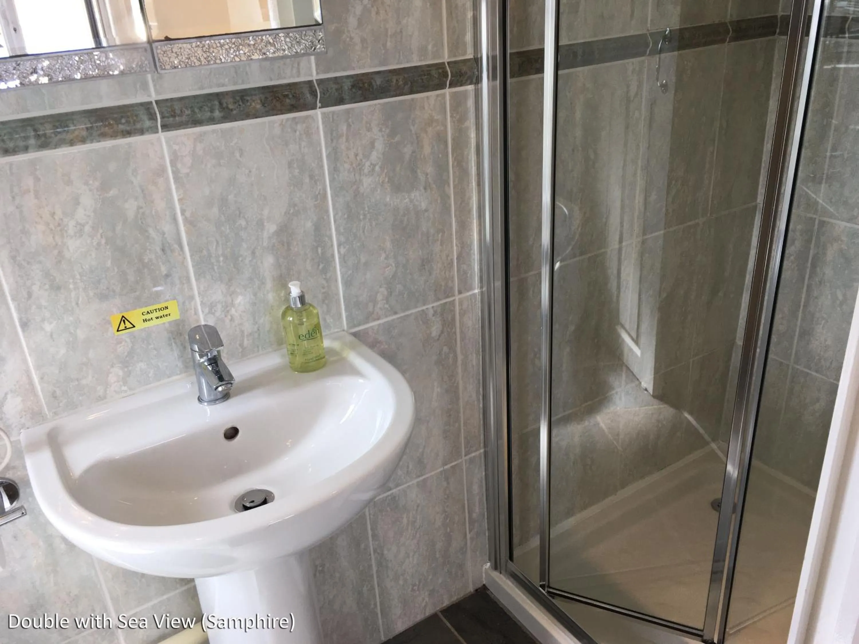 Shower in The Old Quay House