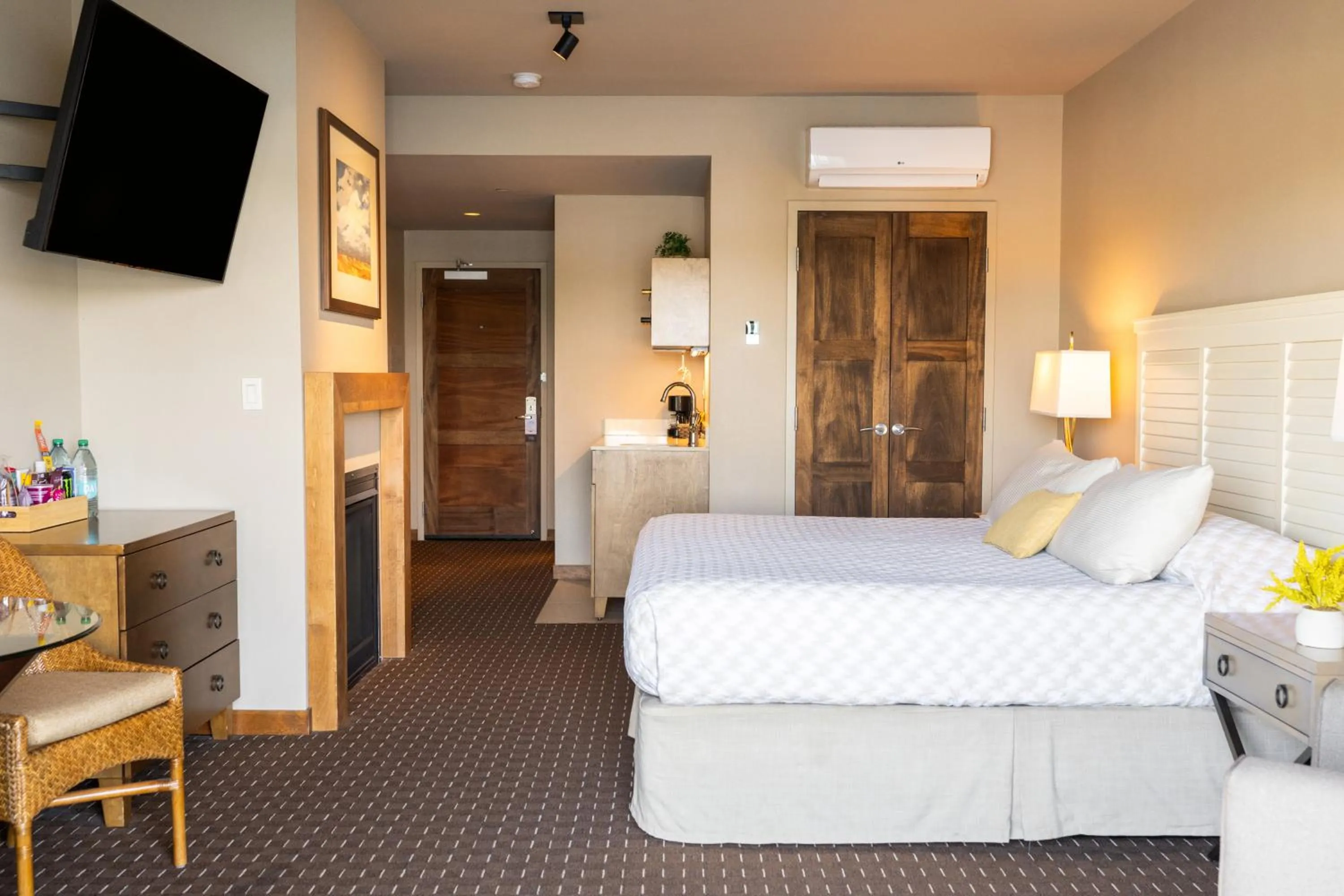 Bed in The Lodge at Columbia Point