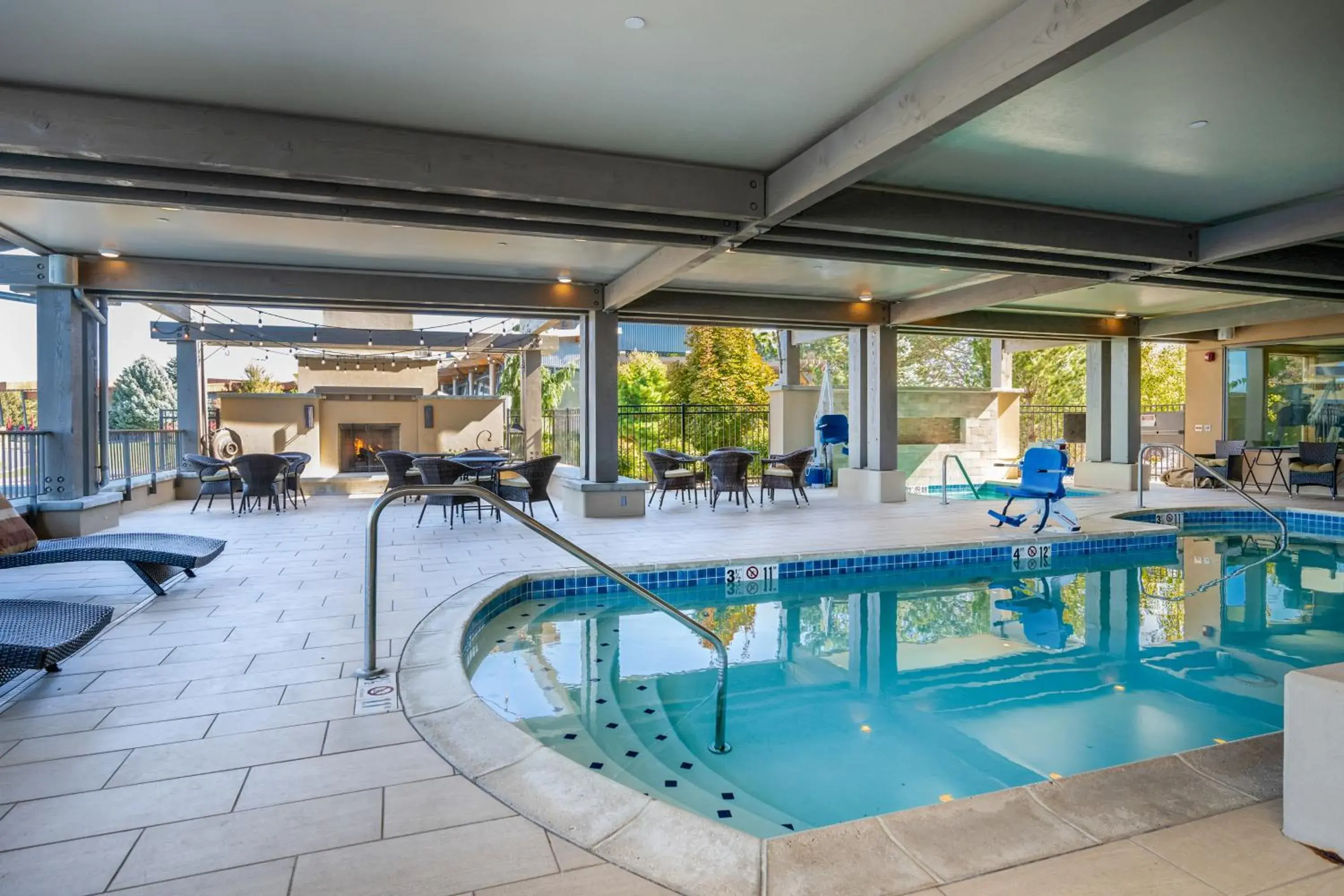 Swimming pool in The Lodge at Columbia Point Swimming pool in The Lodge at Columbia Point
