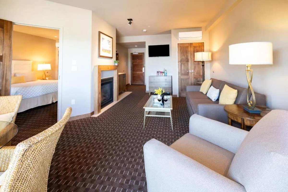 The Lodge at Columbia Point