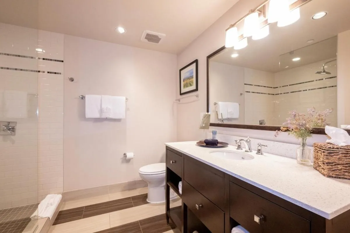 The Lodge at Columbia Point