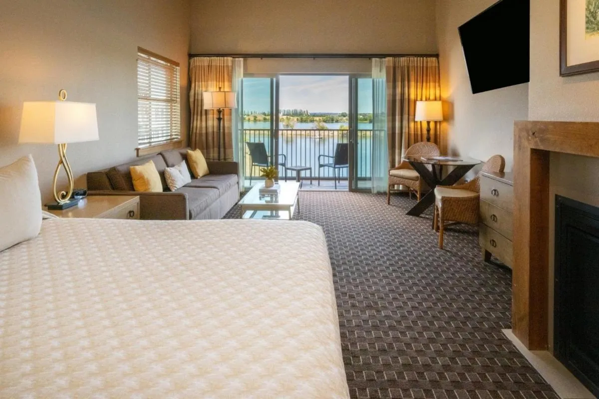 Bed in The Lodge at Columbia Point