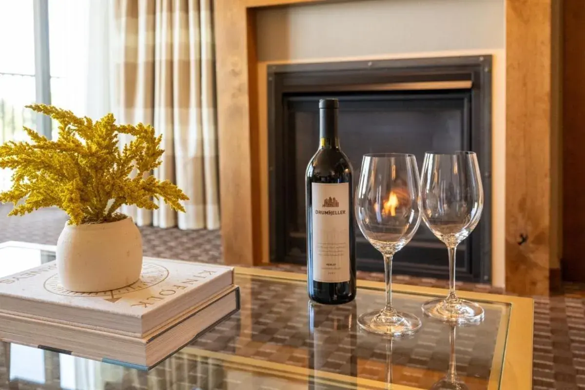 Food and drinks in The Lodge at Columbia Point Food and drinks in The Lodge at Columbia Point