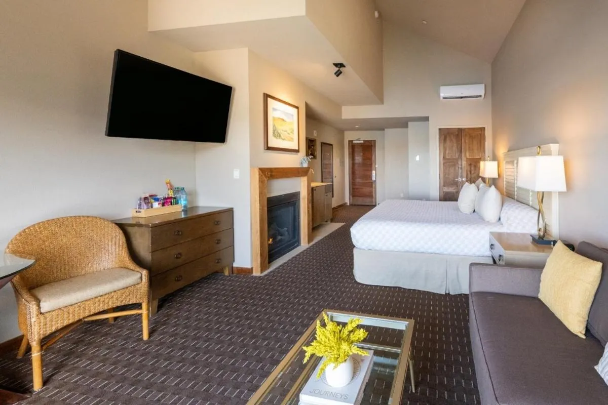 Bed in The Lodge at Columbia Point