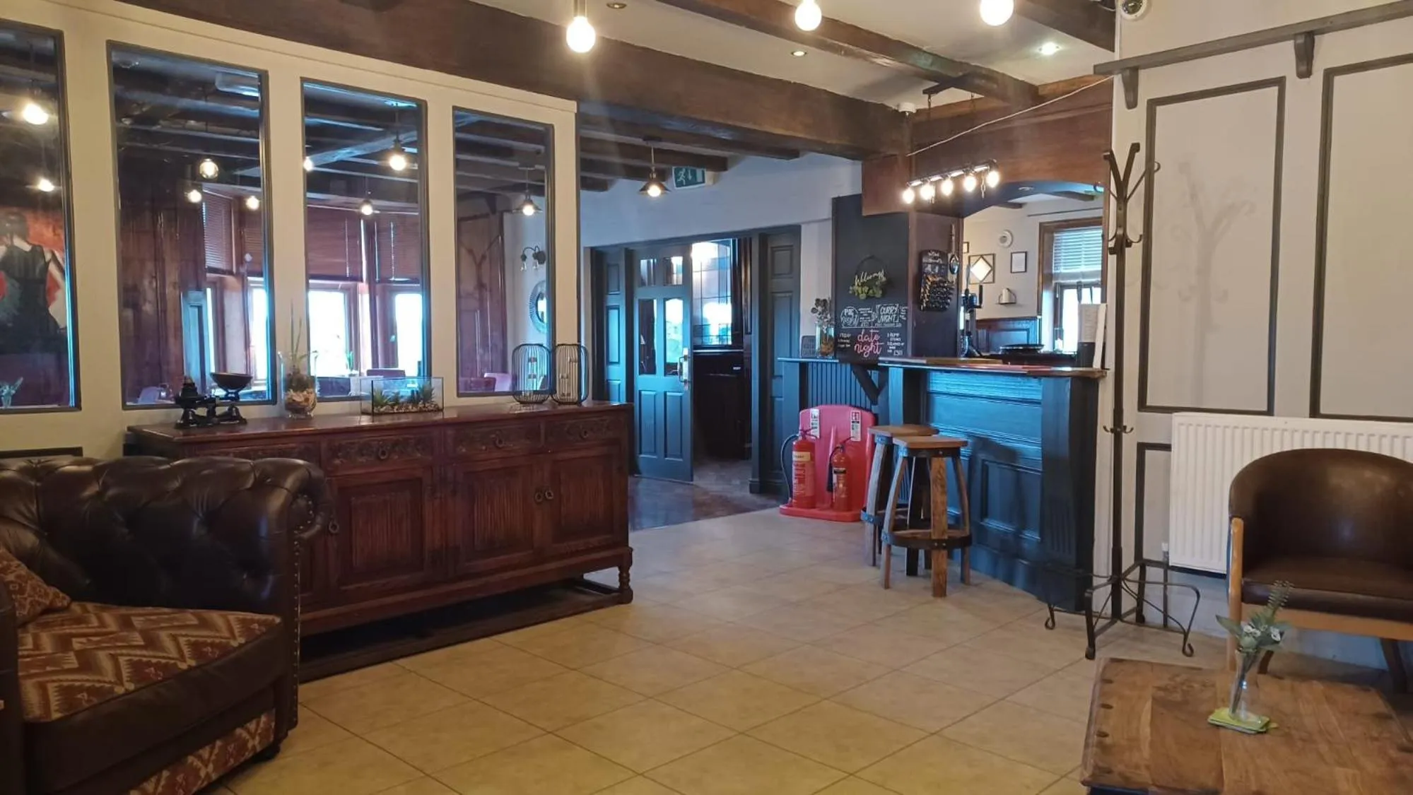 Restaurant/places to eat in The Renishaw Rooms