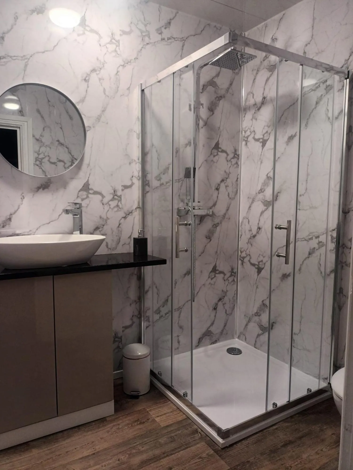 Shower in The Renishaw Rooms