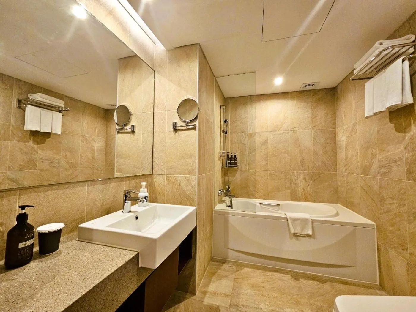 Toilet in Hotel Uri&